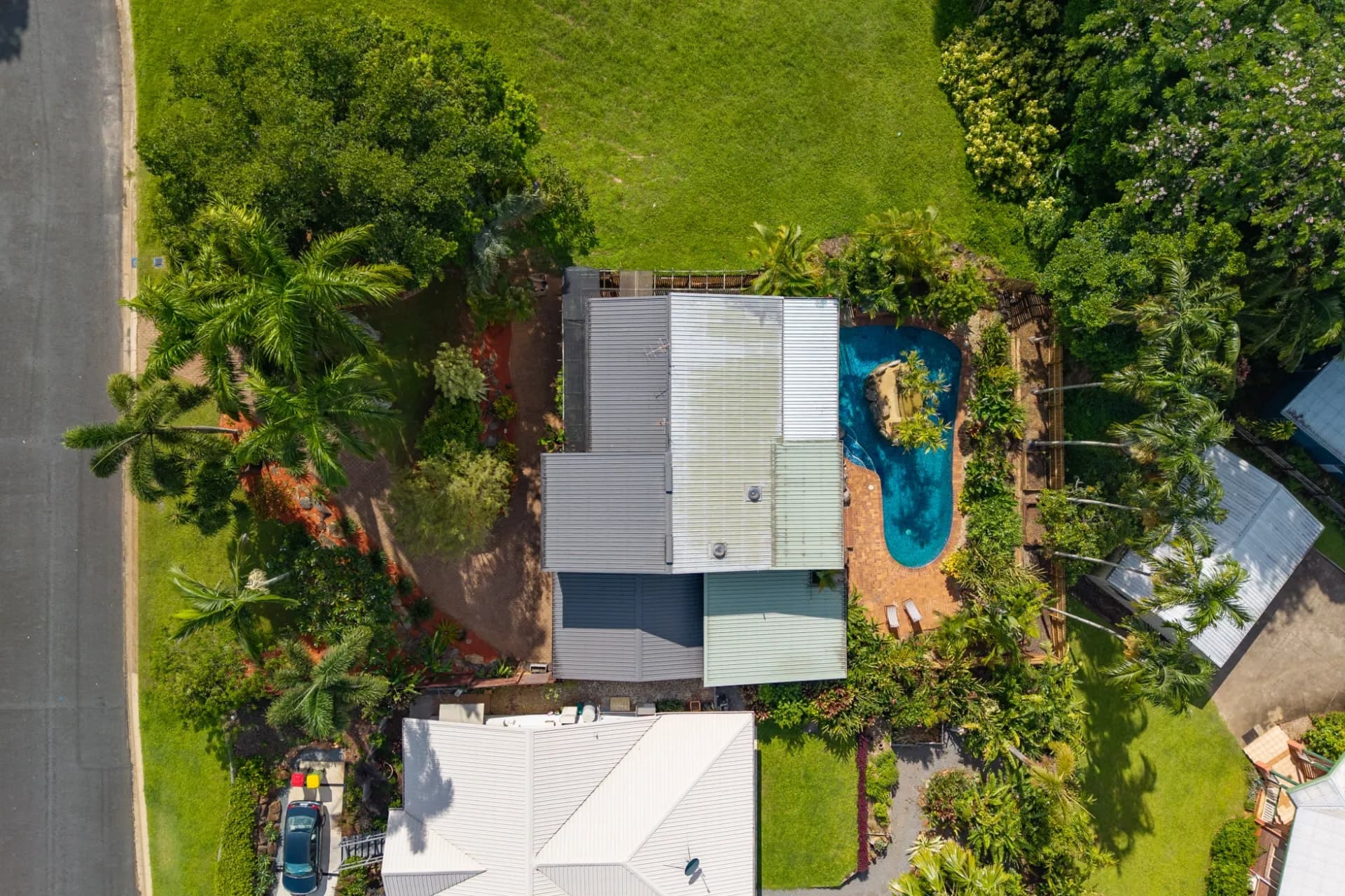 14 Eugenia Crescent, Redlynch - Thumbnail 4