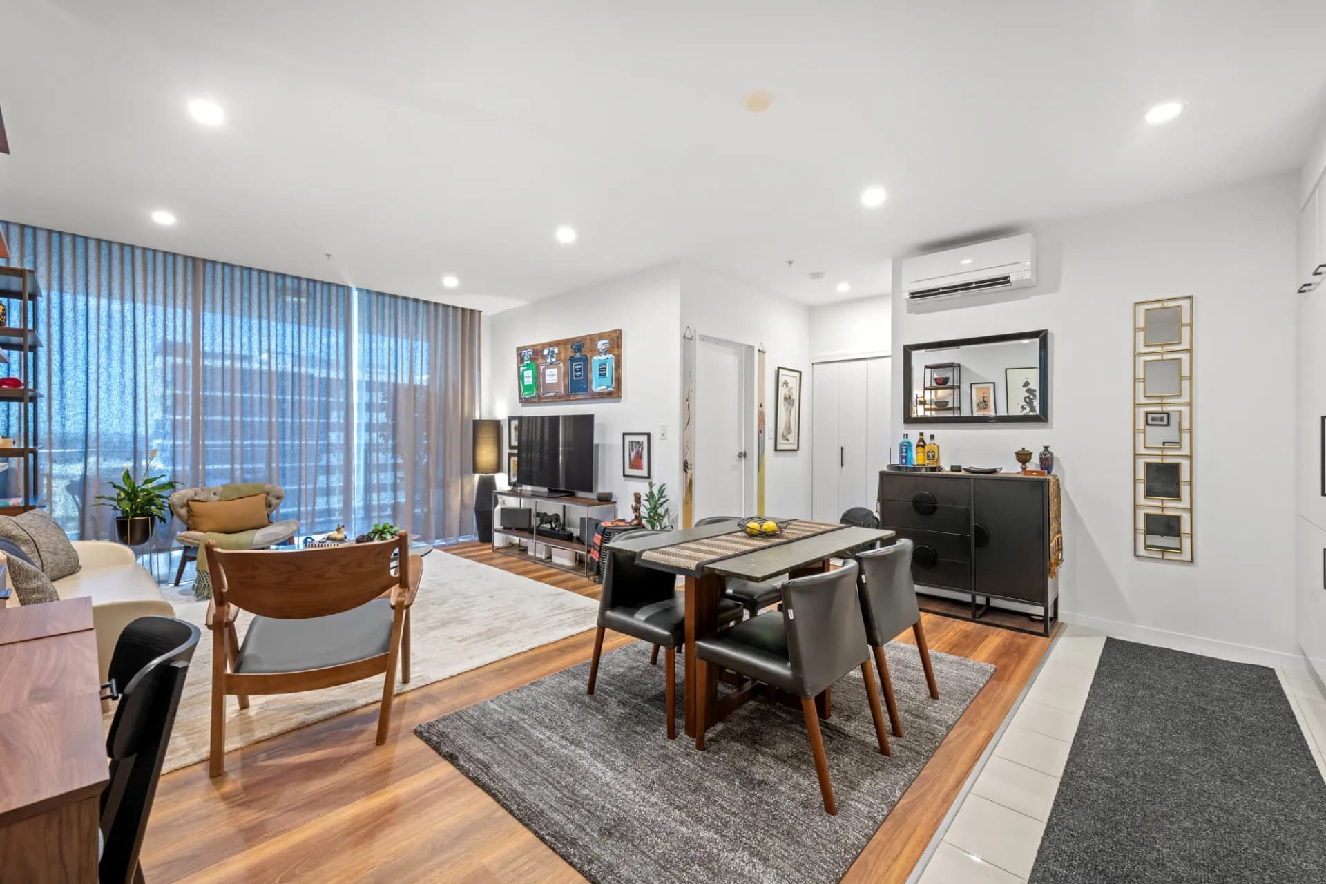 4158/37C Harbour Road, Hamilton - Image 1