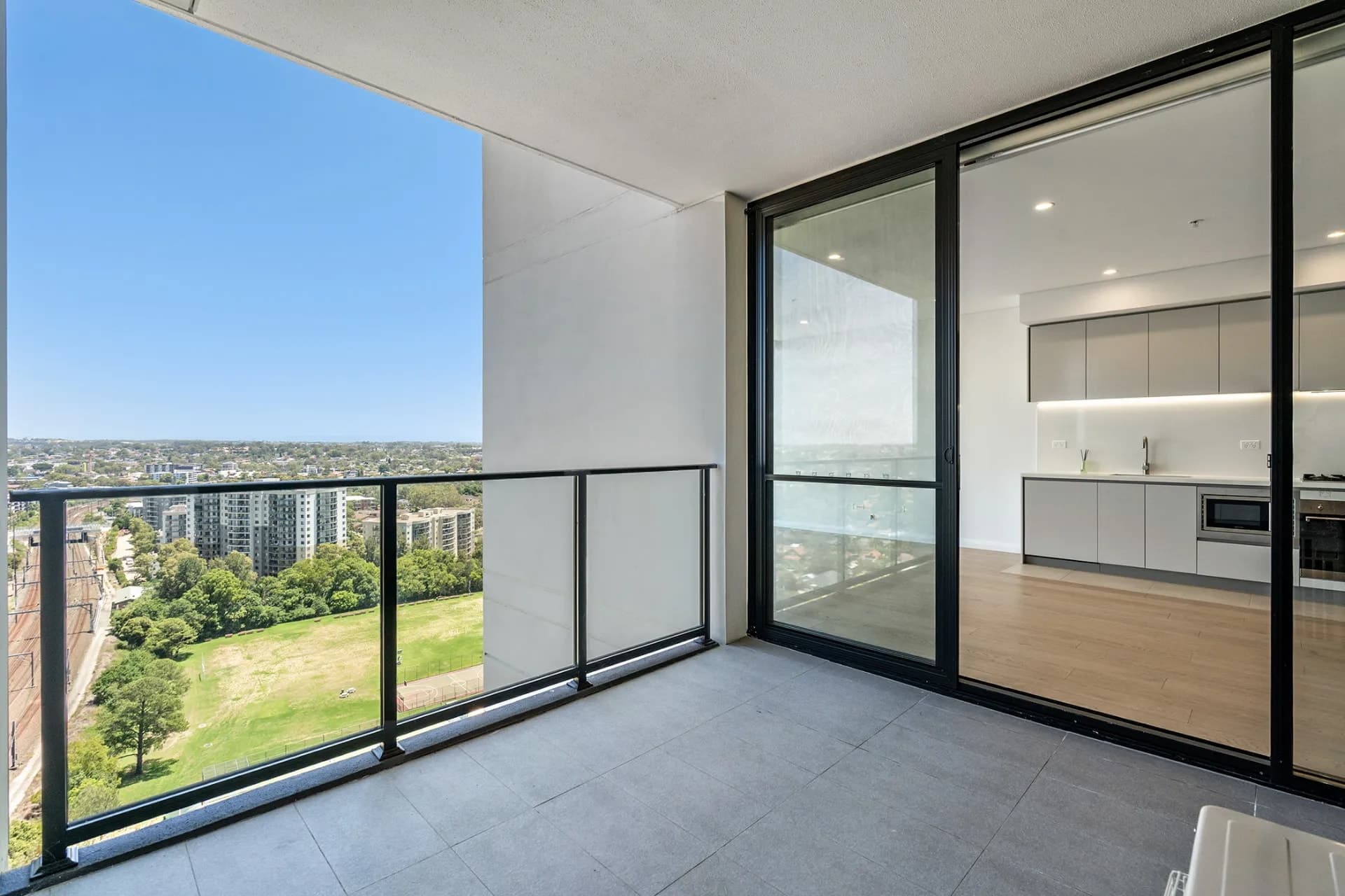 1549/9 Maple Tree Road, Westmead - Thumbnail 5