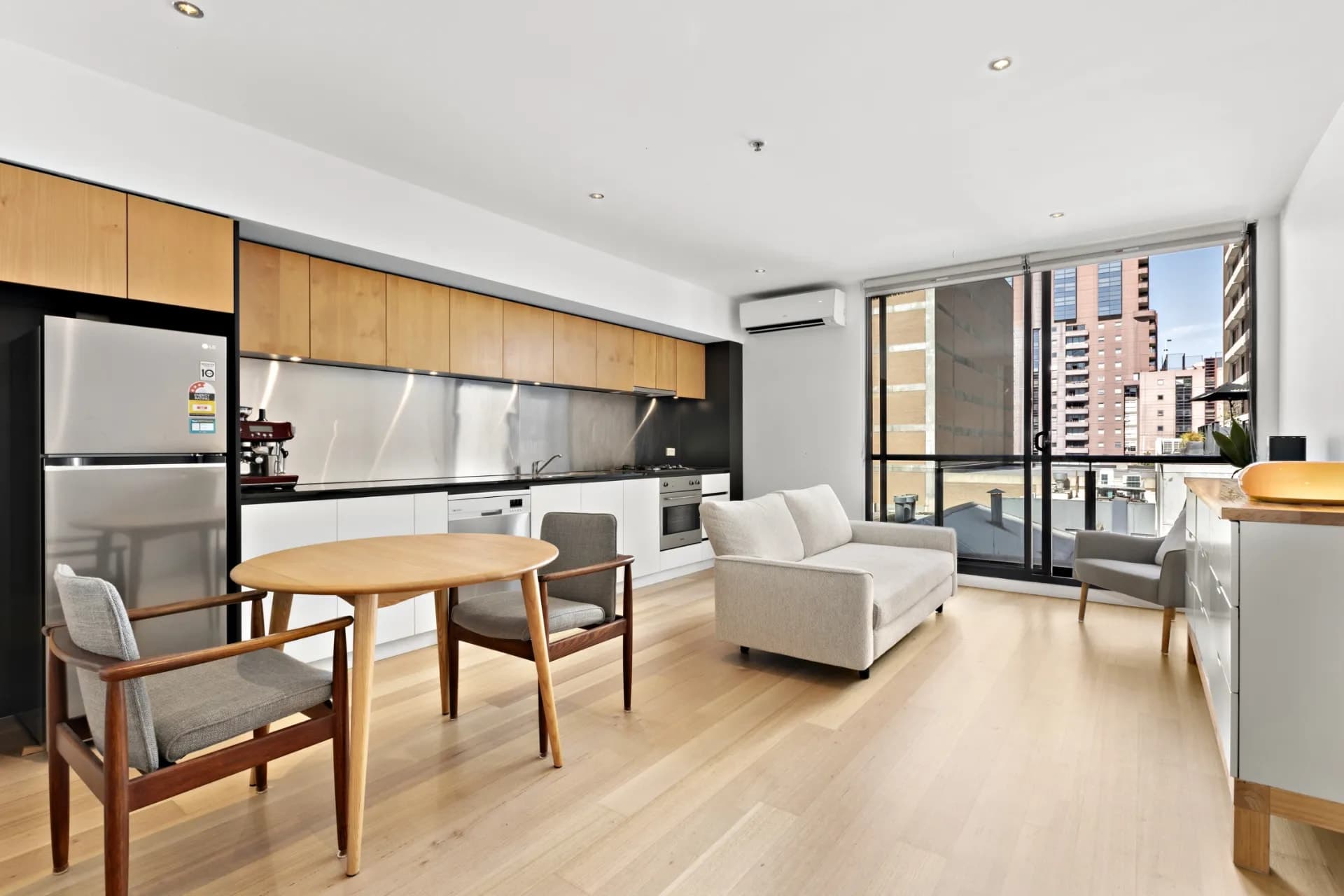 403/16-22 Liverpool Street, Melbourne - Thumbnail 2