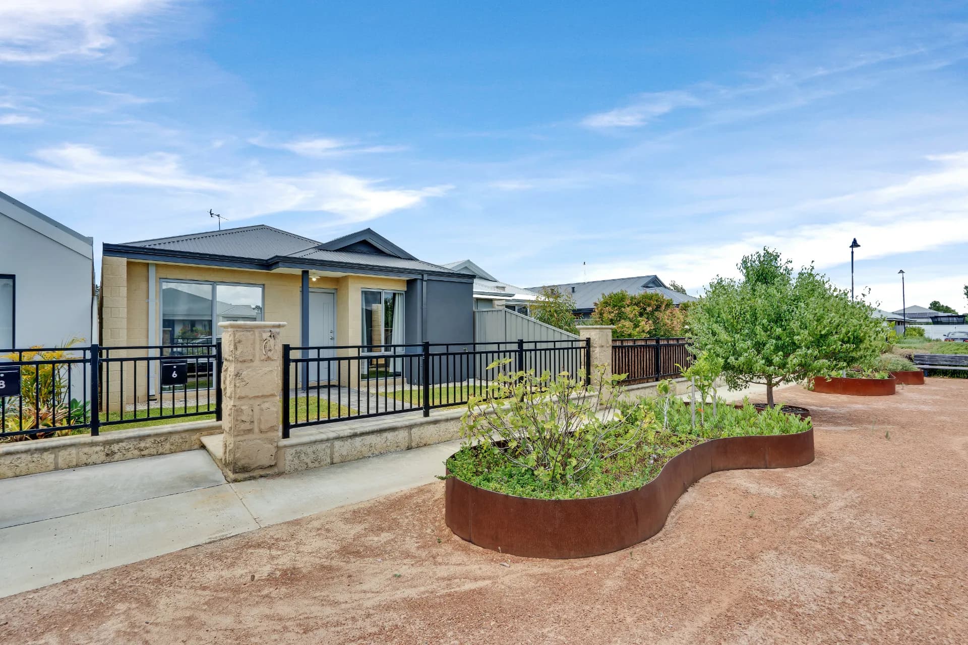 6 Sycon Entrance, Vasse - Image 1