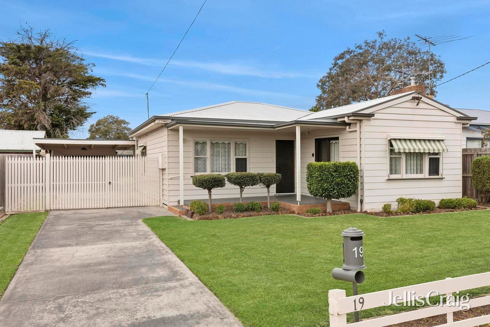 19 Park Street, Belmont, Belmont - Thumbnail 2