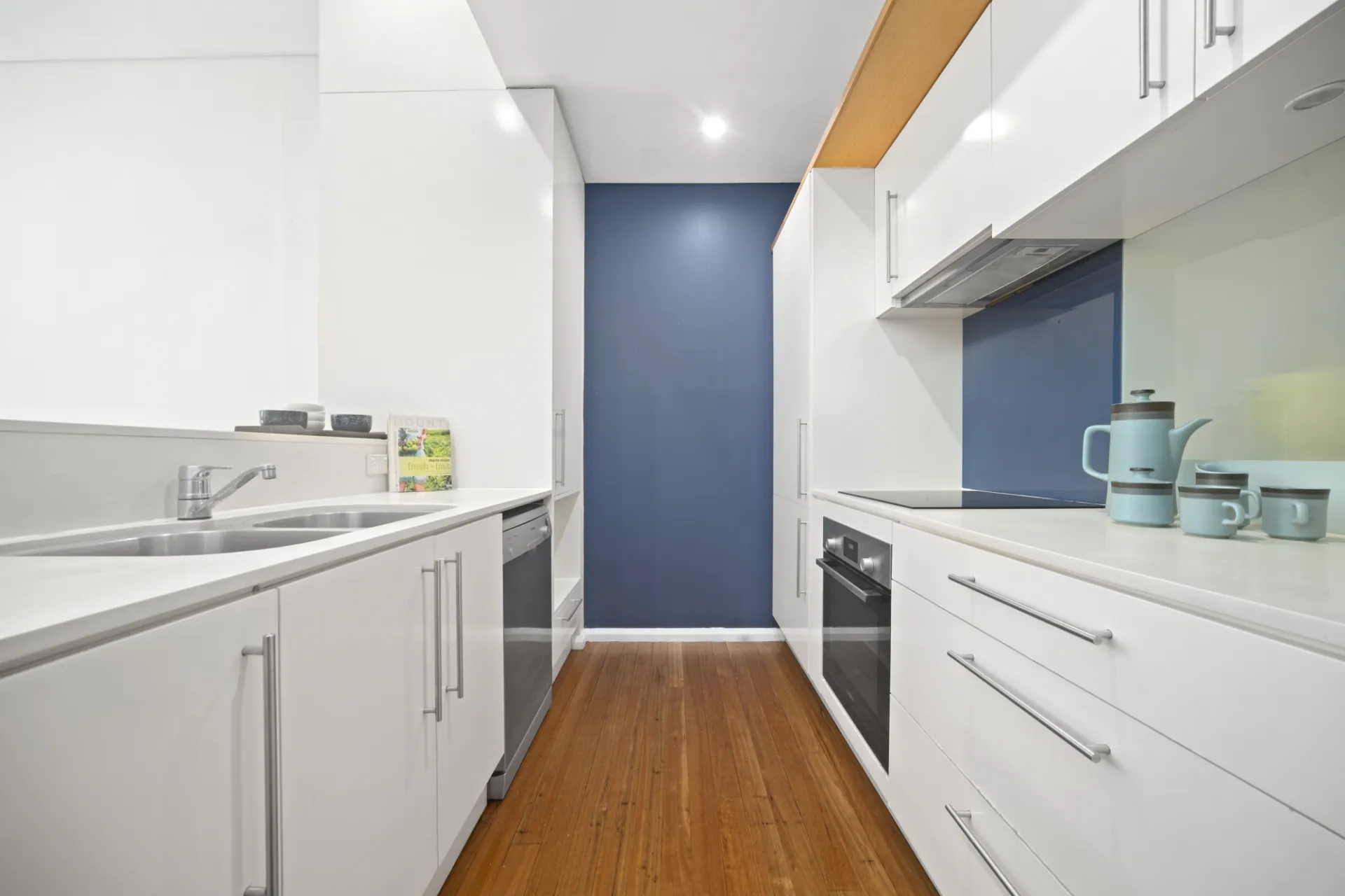 9 Colbourne Avenue, Glebe - Thumbnail 8