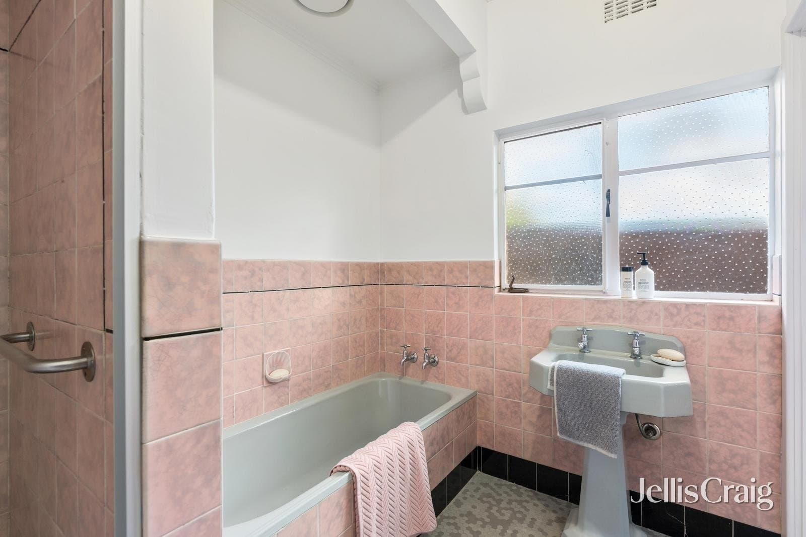 2 Wanbrow Avenue, Balwyn North, Balwyn North - Thumbnail 8