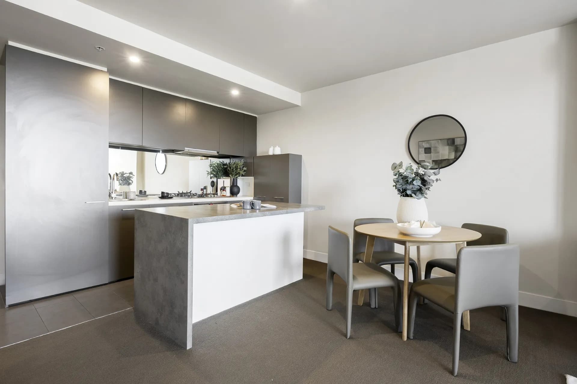 619/32 Bray Street, South Yarra - Thumbnail 2