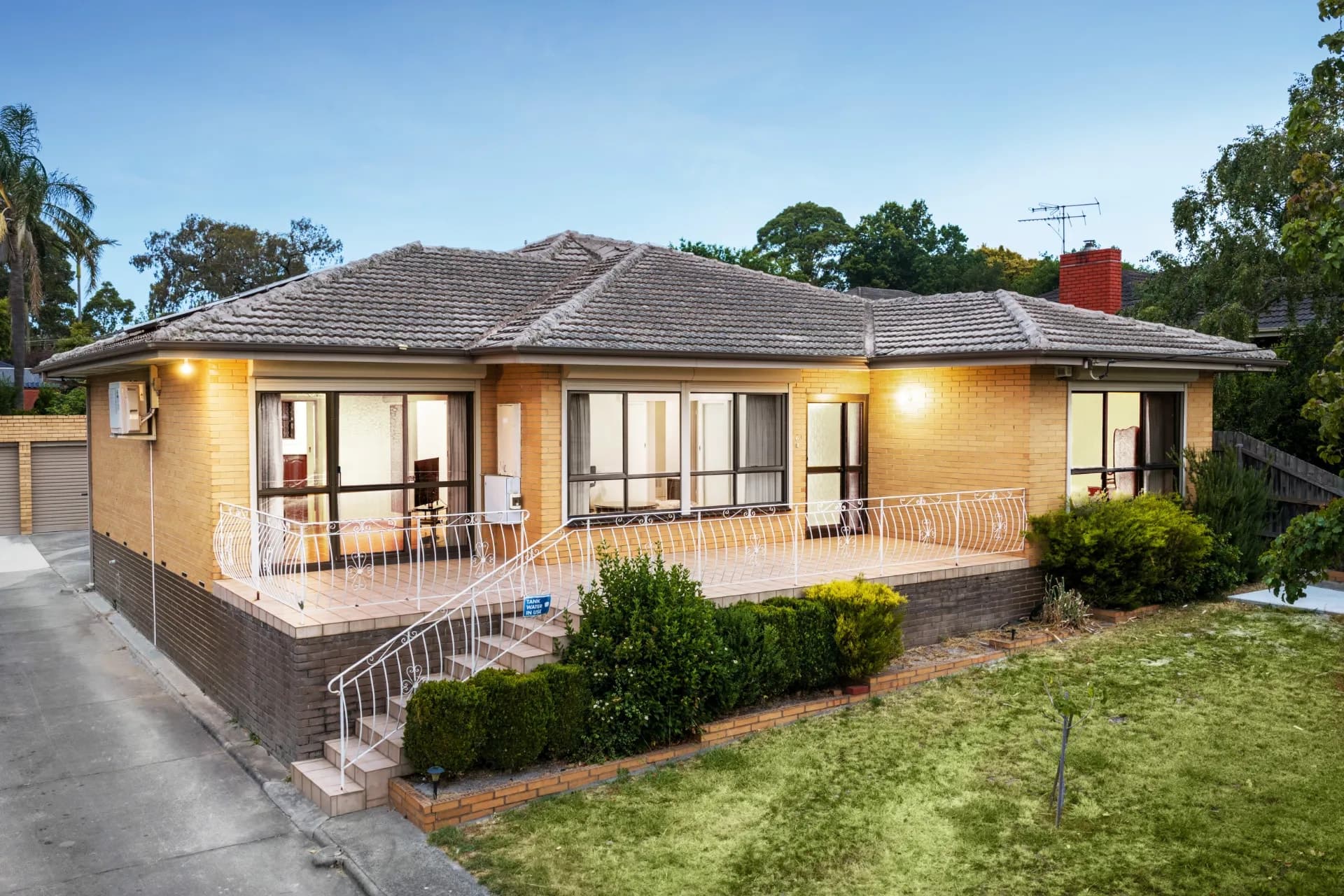 6 Aikman  Crescent, Chadstone - Thumbnail 2