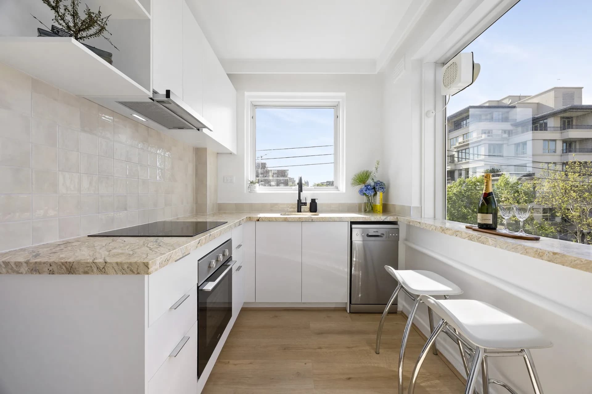 25/403 Toorak Road, South Yarra - Image 1