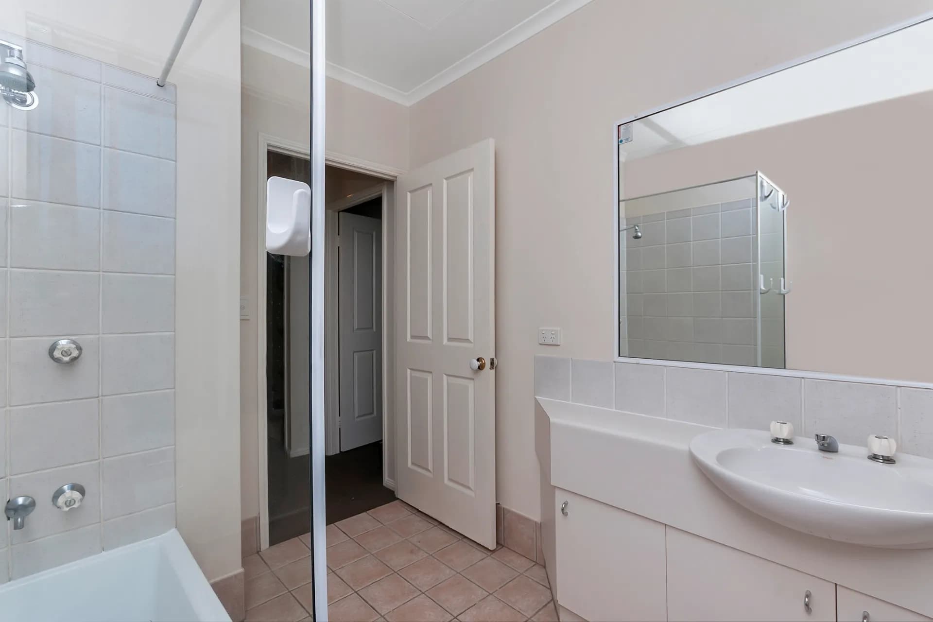 Unit 24/34-40 Lily Street, Cairns North - Thumbnail 6