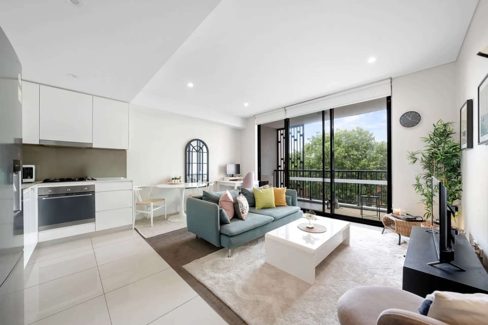 306/9-11 Arncliffe Street, Wolli Creek - Thumbnail 2