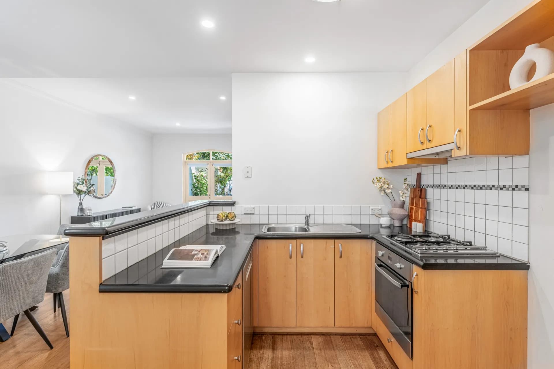 102 Denis Street, Subiaco - Thumbnail 8