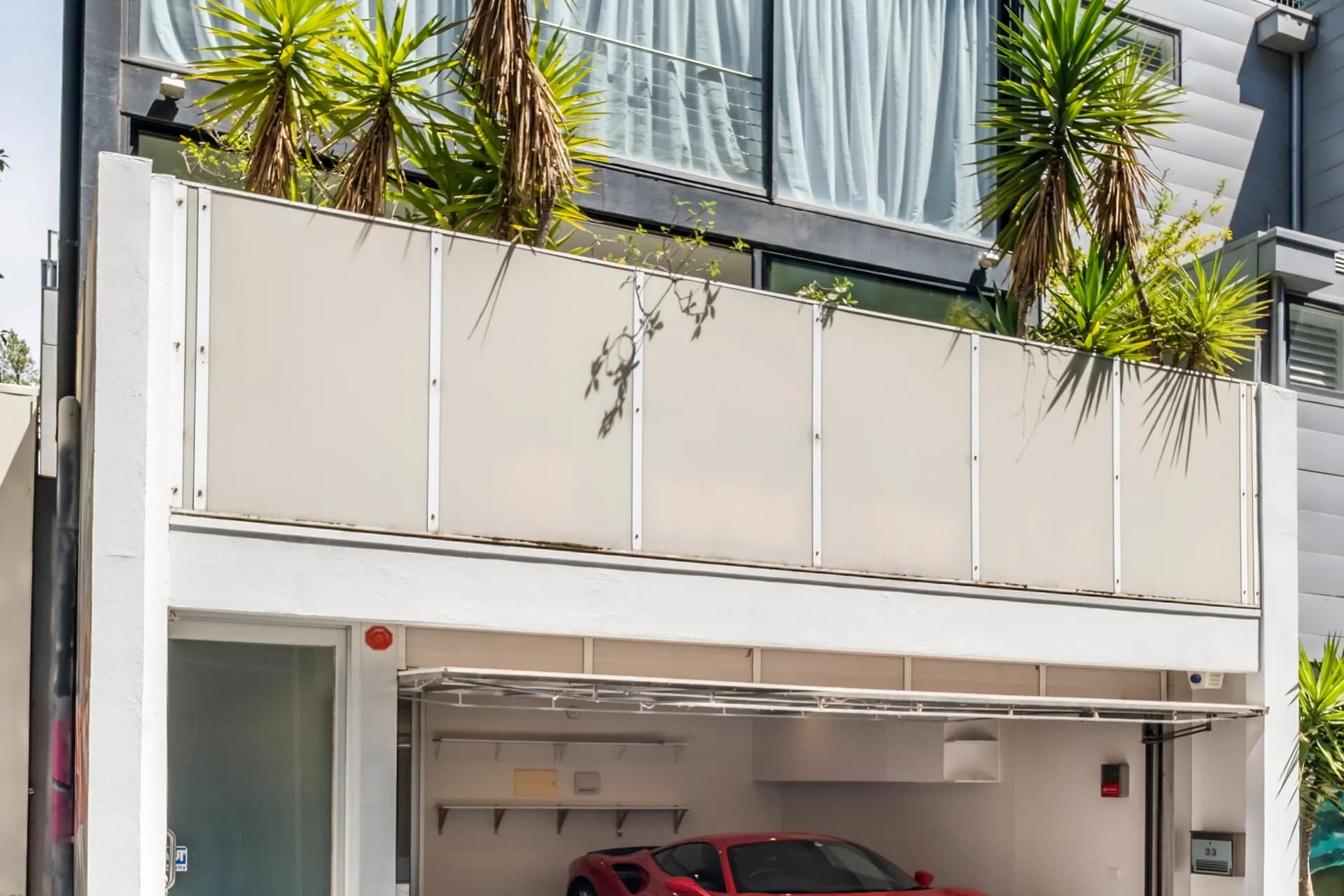 33 Hinton Lane, Prahran - Thumbnail 2