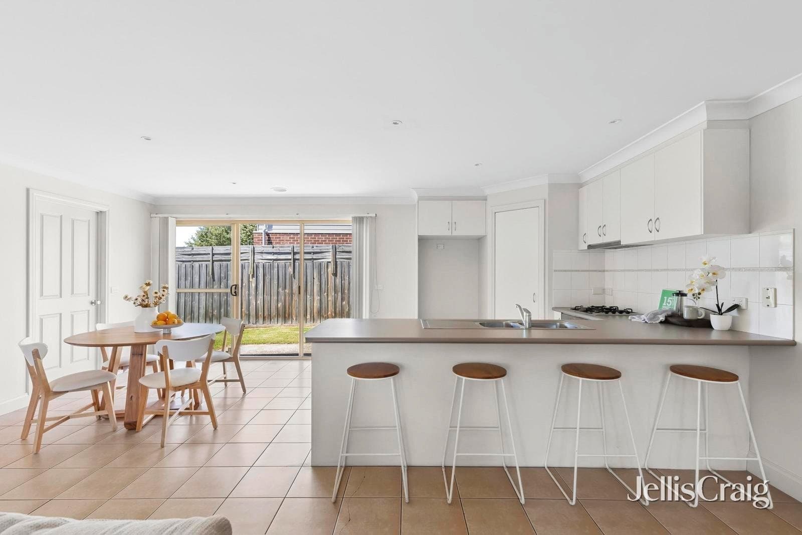 1B Tasman Avenue, Belmont, Belmont - Thumbnail 4