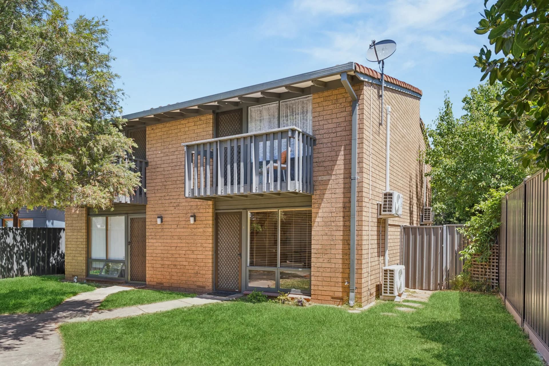 4/4 Broad  Street, Marden - Image 1