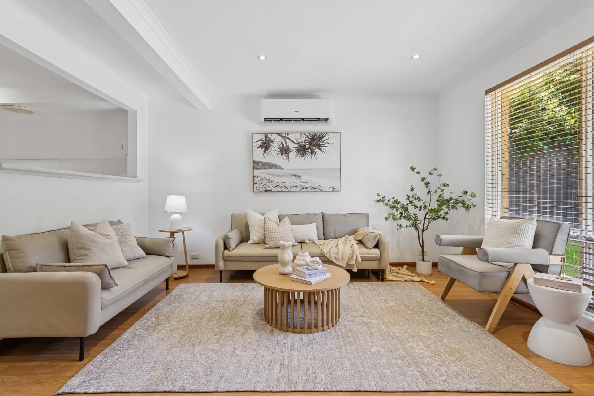 4/4 Broad  Street, Marden - Thumbnail 2