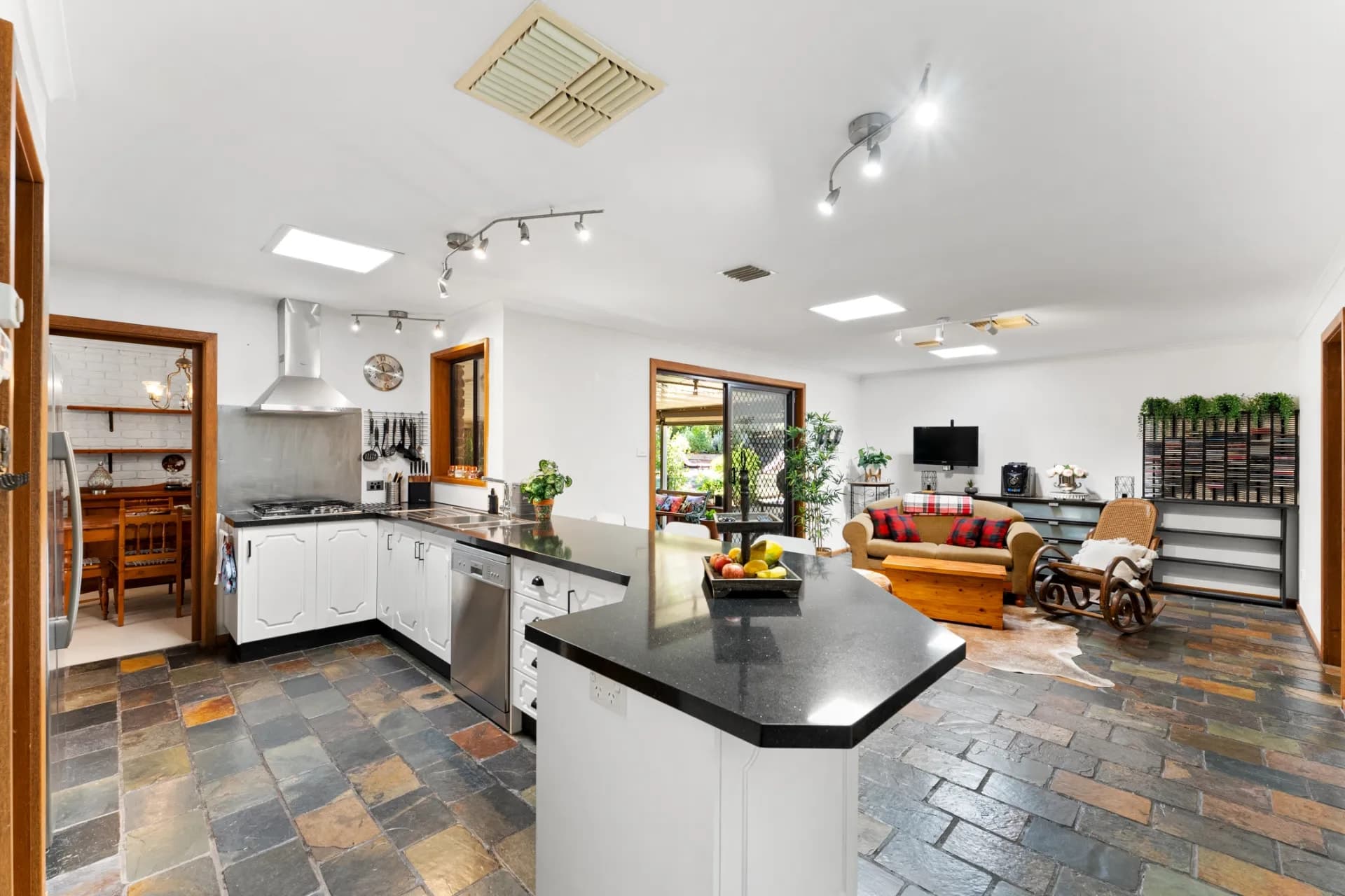 8 Norway Avenue, Hillbank - Thumbnail 6