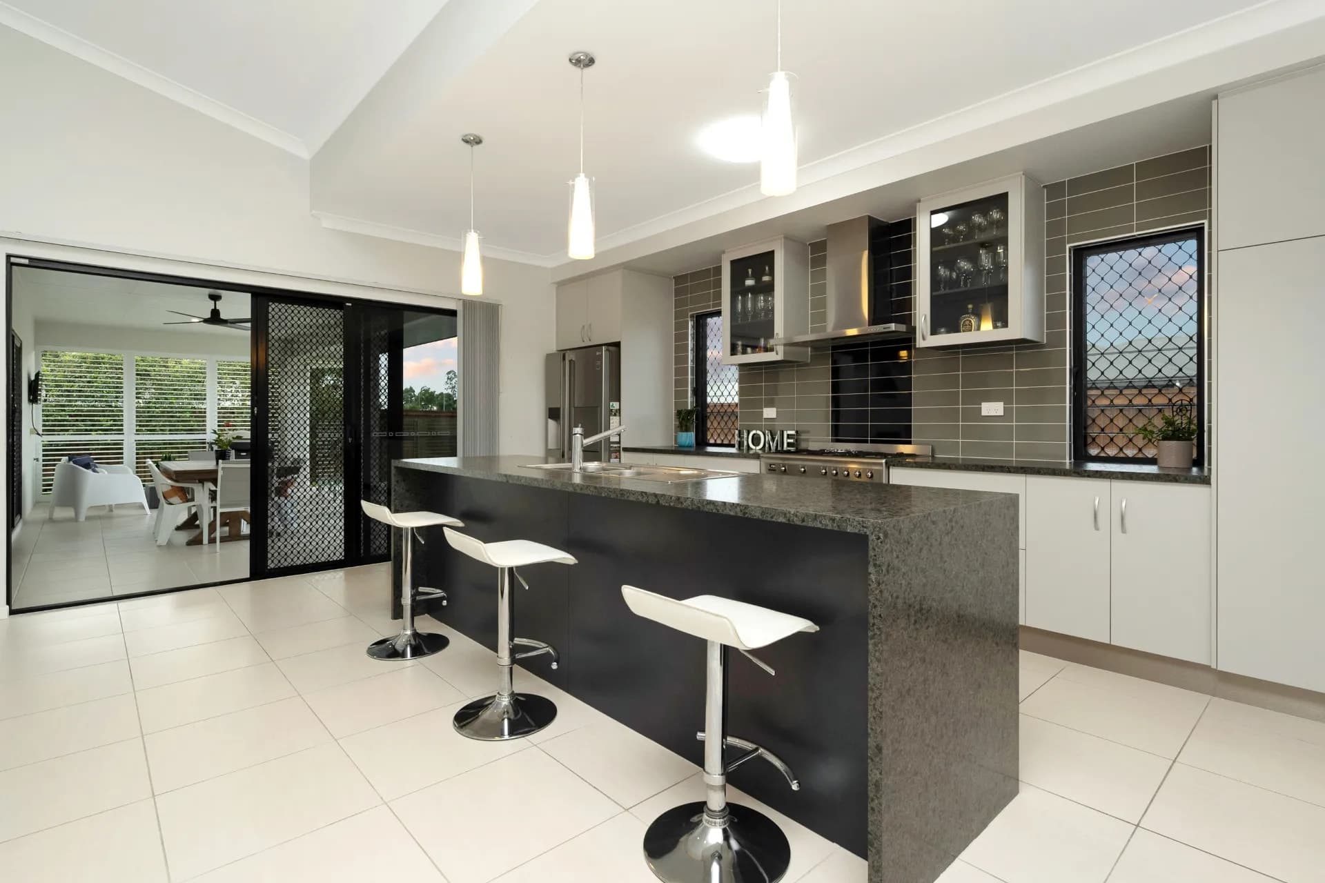 8 Kahana Avenue, Burdell - Thumbnail 6