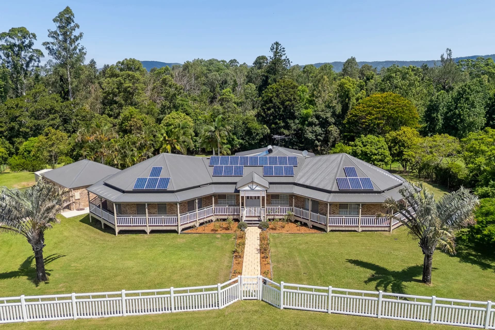 21 Castlewood Court, Samford Valley - Image 1