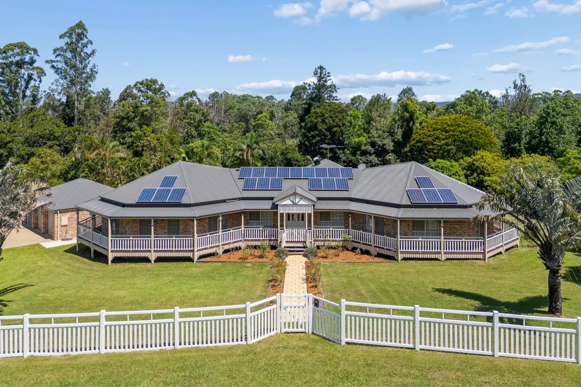 21 Castlewood Court, Samford Valley - Thumbnail 2