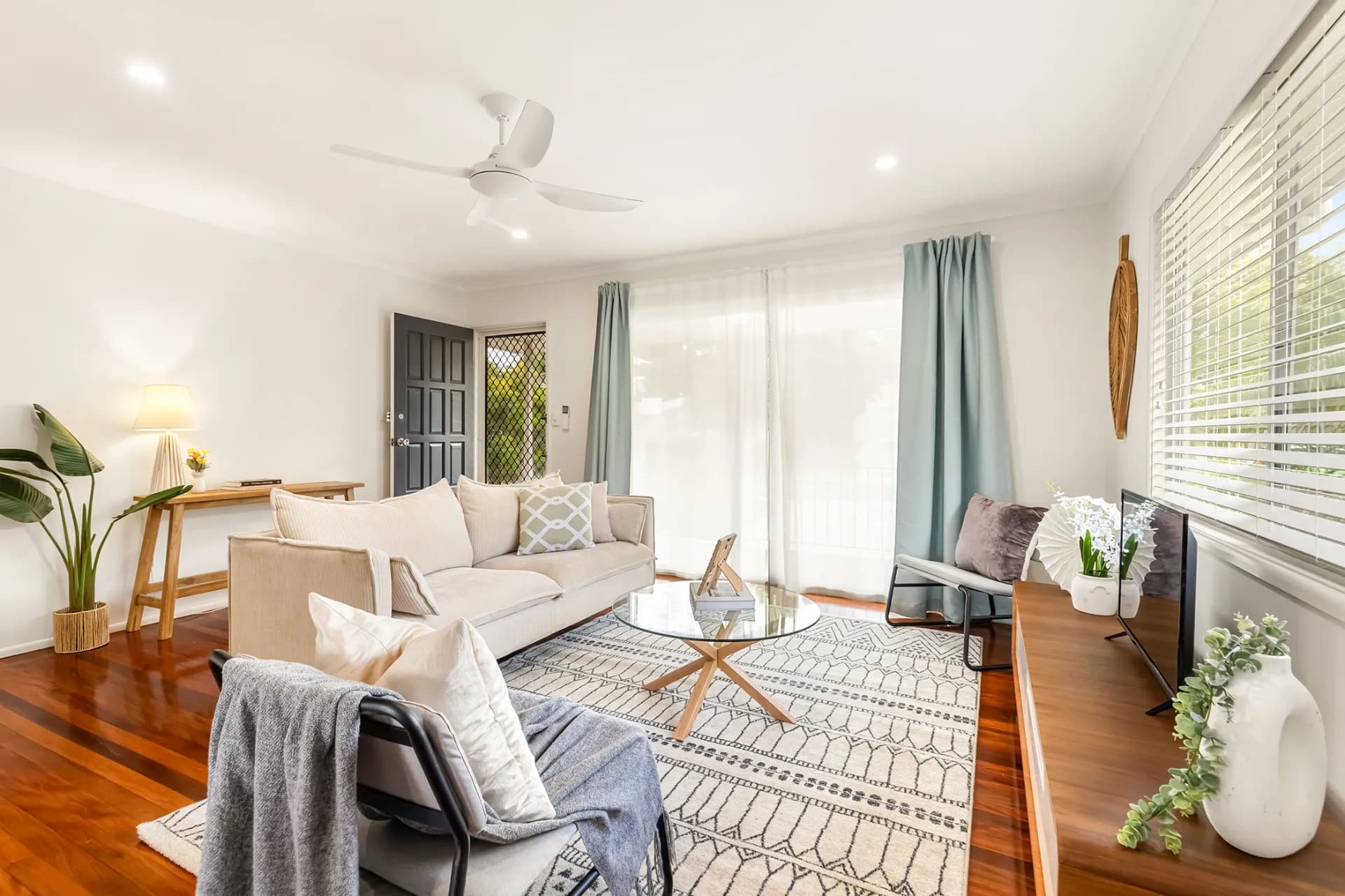 101 Olearia  Street West, Everton Hills - Thumbnail 2