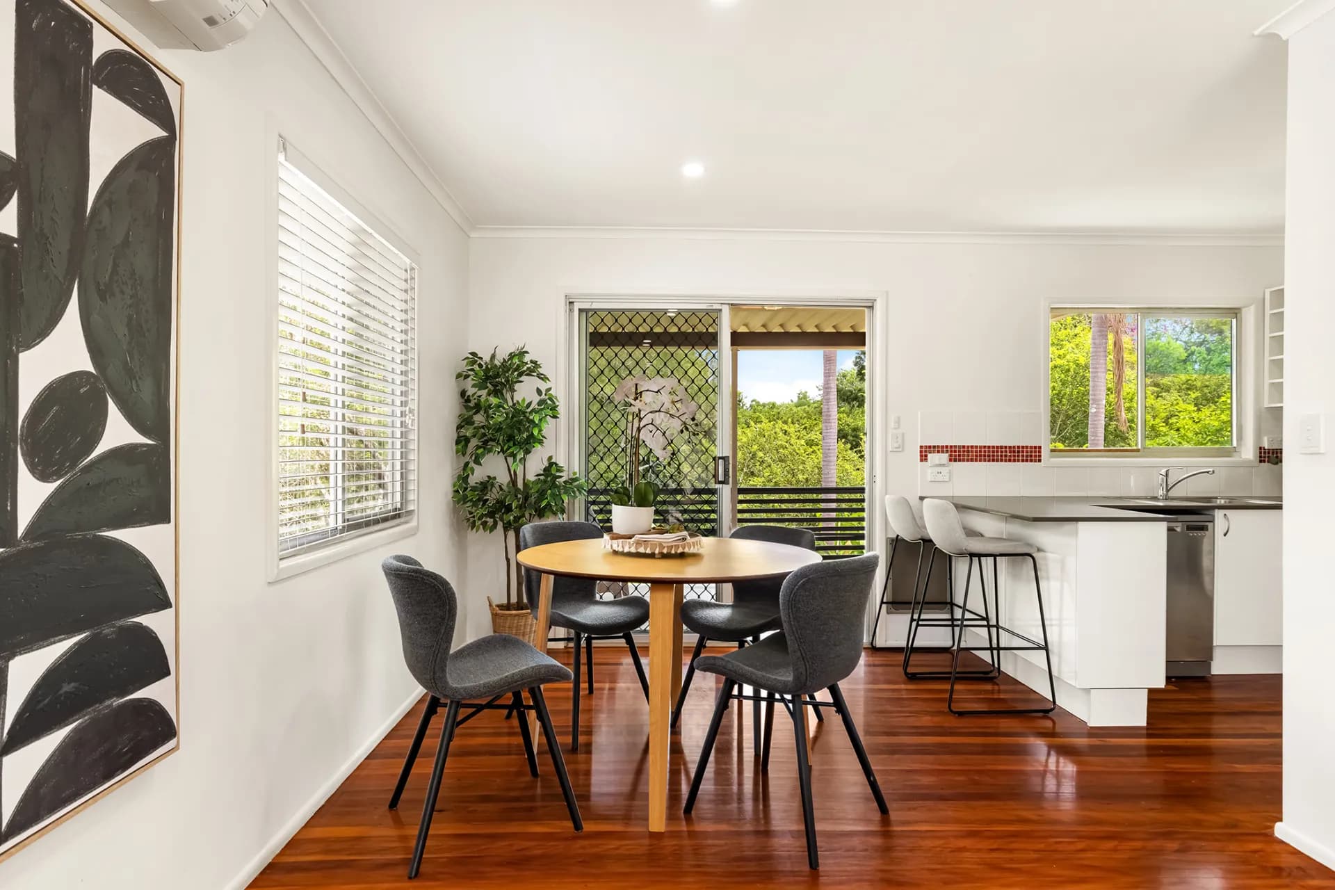 101 Olearia  Street West, Everton Hills - Thumbnail 3