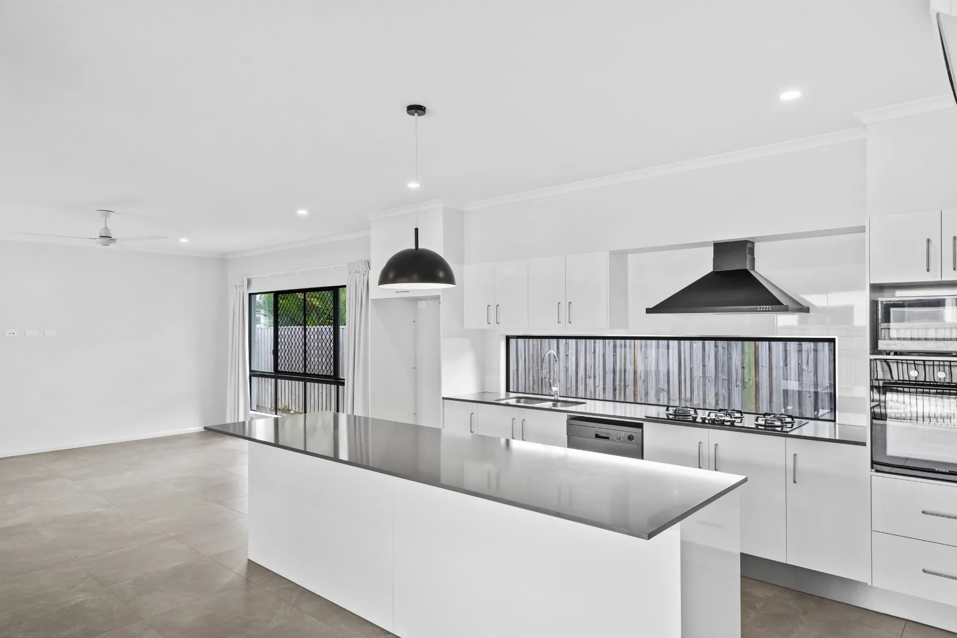 5 Beachmont Place, Palm Cove - Thumbnail 3