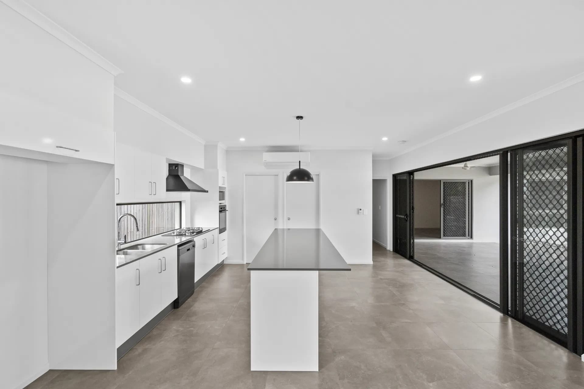 5 Beachmont Place, Palm Cove - Thumbnail 5