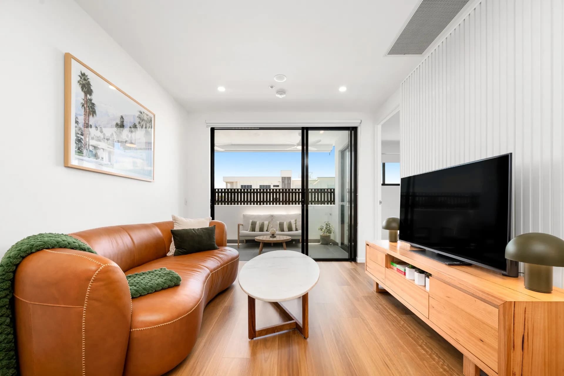 303/52 Mayhew Street, Sherwood - Image 1