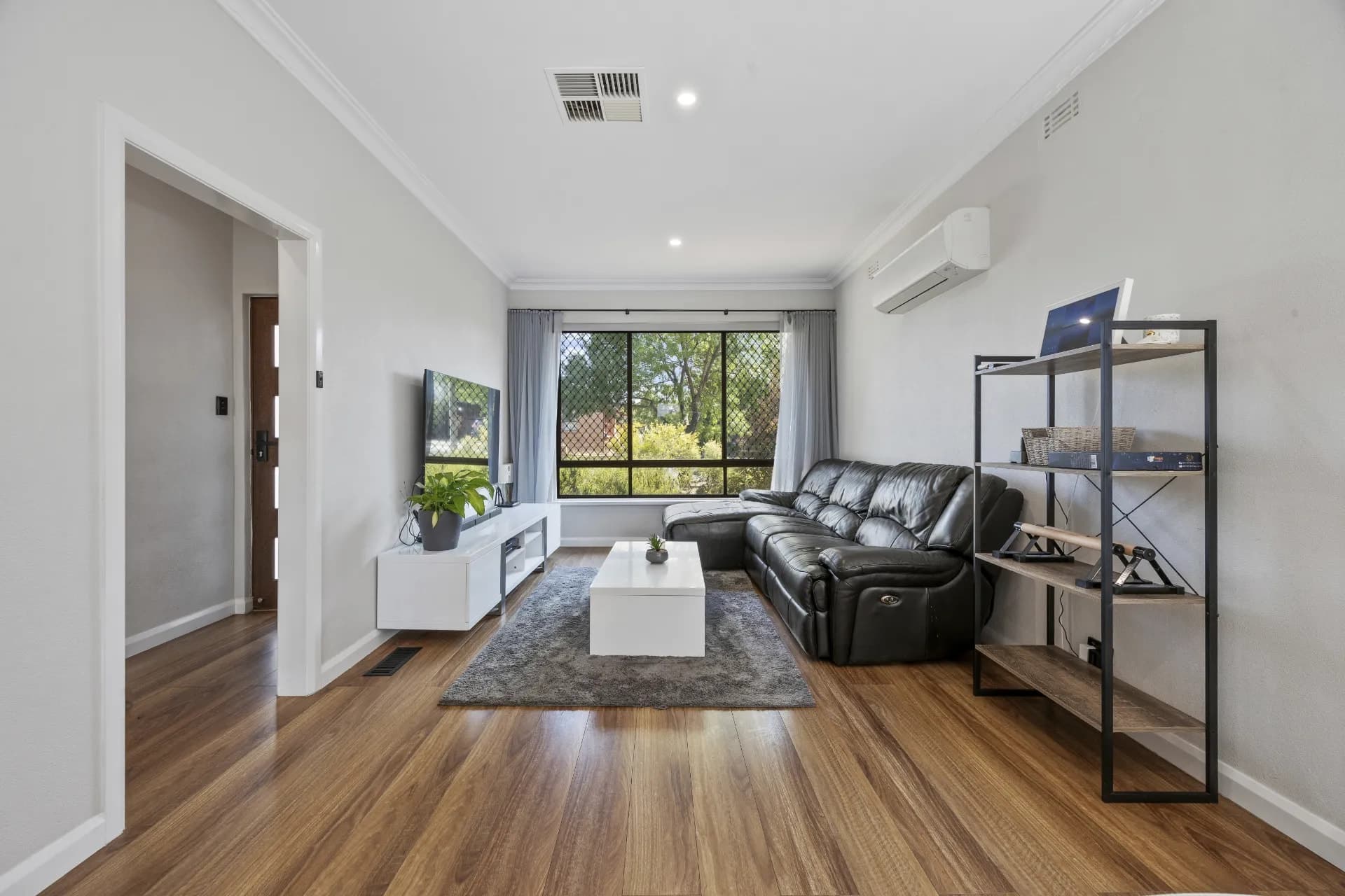 63 Thorpe Avenue, Queanbeyan - Thumbnail 2