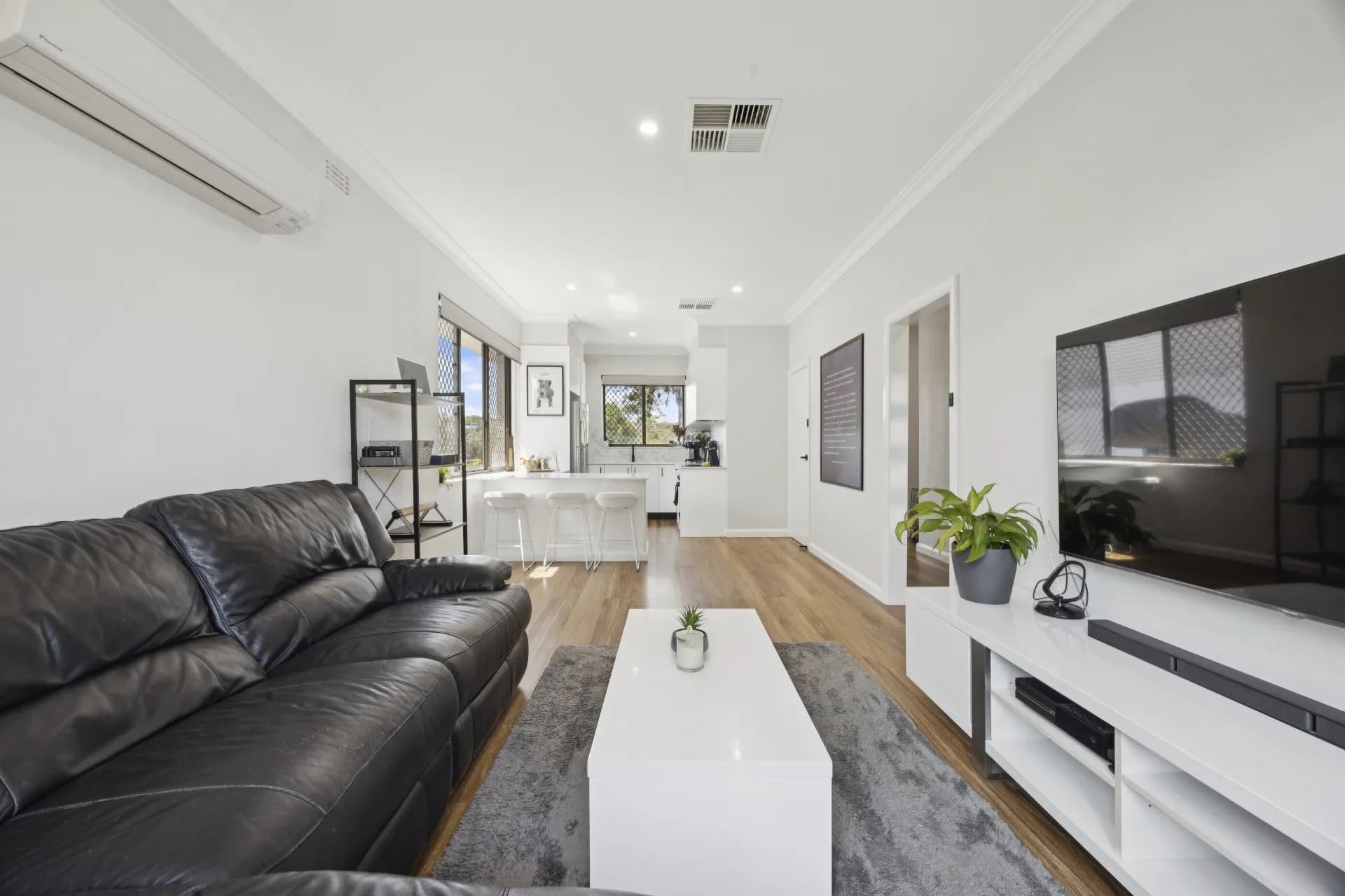 63 Thorpe Avenue, Queanbeyan - Thumbnail 4