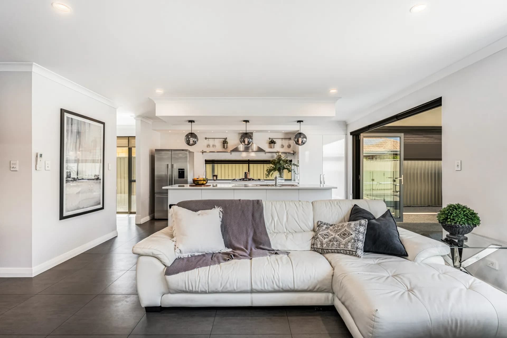 6 Litchfield Circle, Wandi - Thumbnail 4