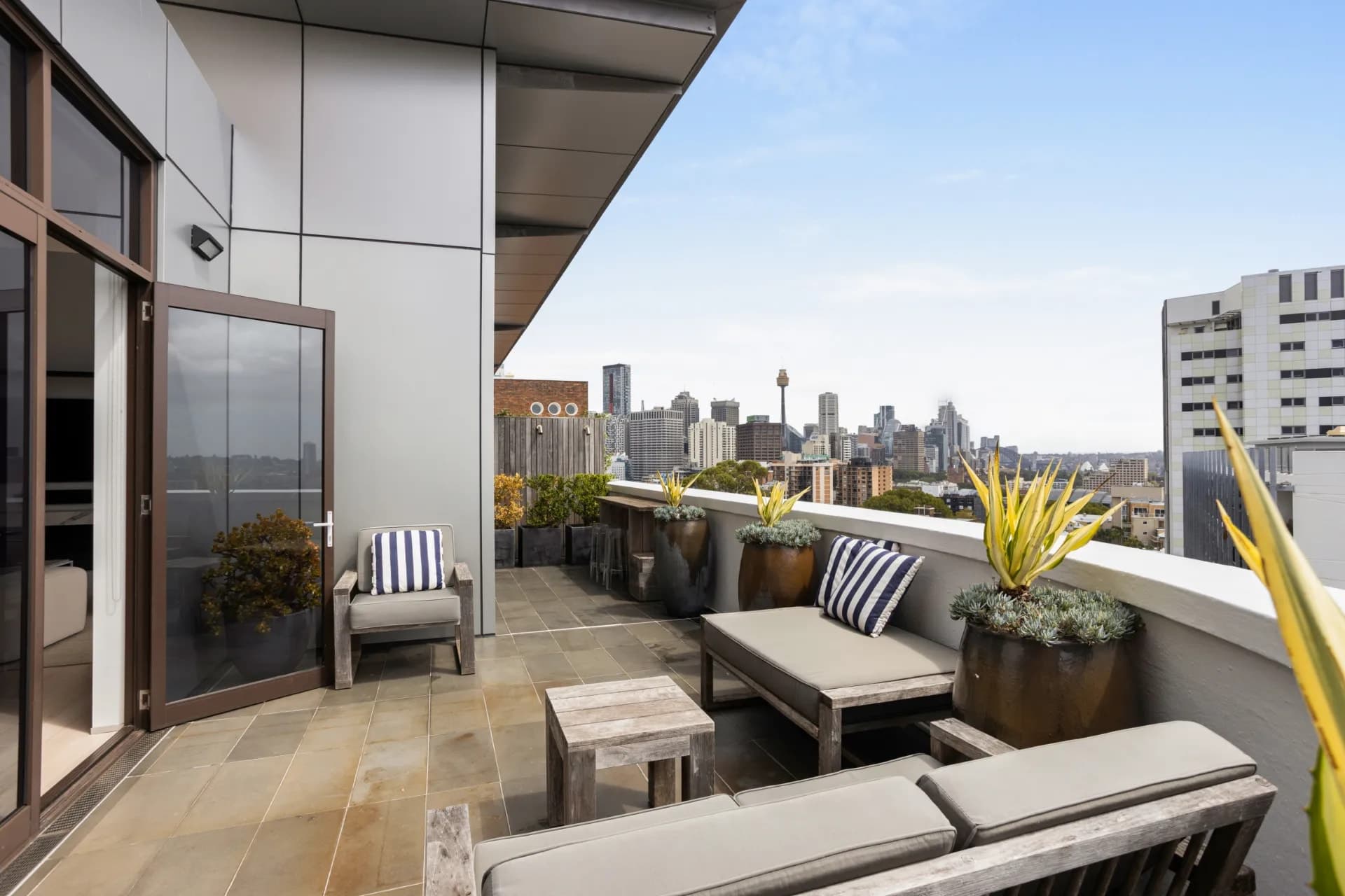 701/437 Bourke Street, Surry Hills - Thumbnail 3