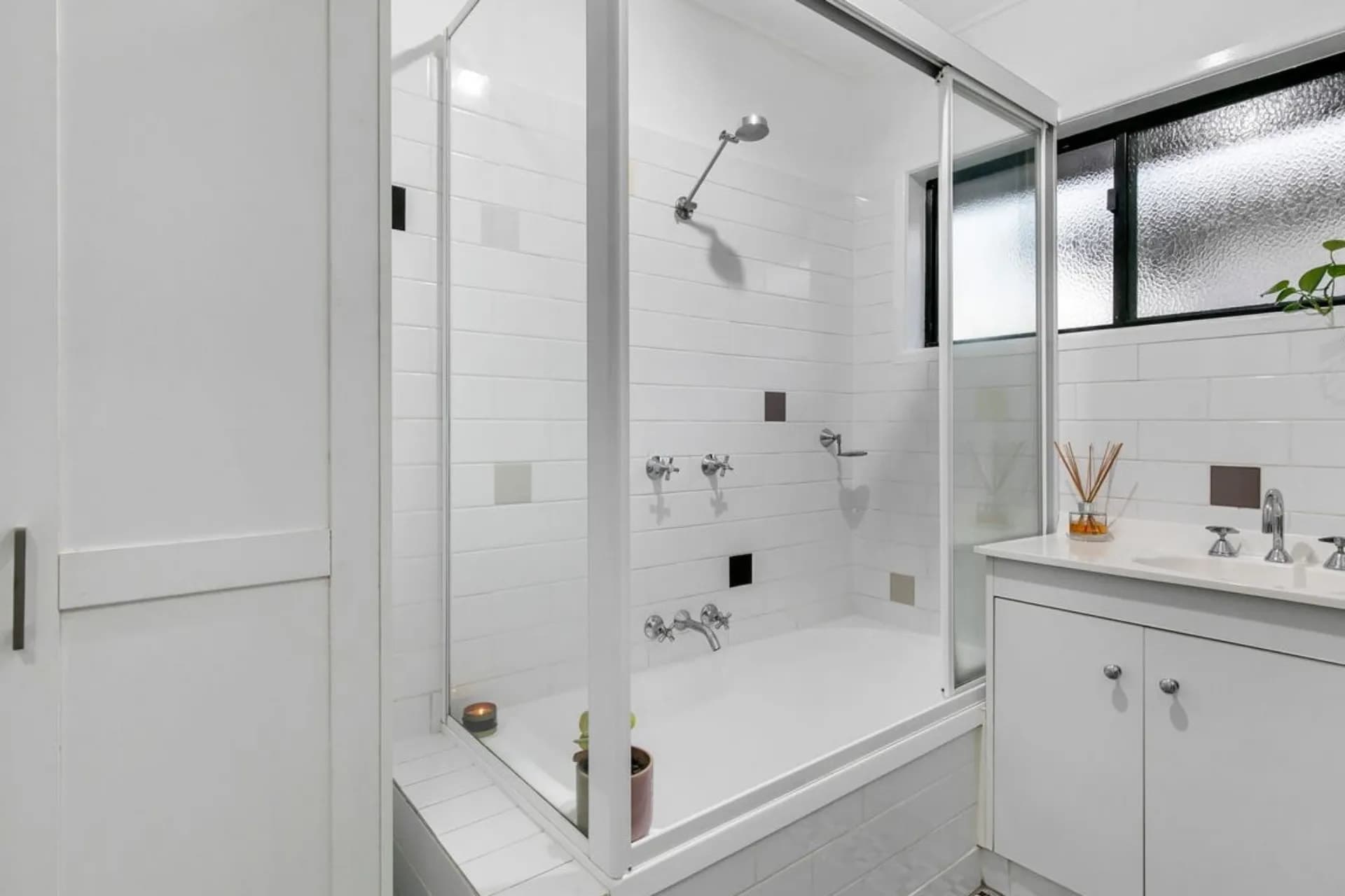 1/10 Biran Street, Camp Hill - Thumbnail 8