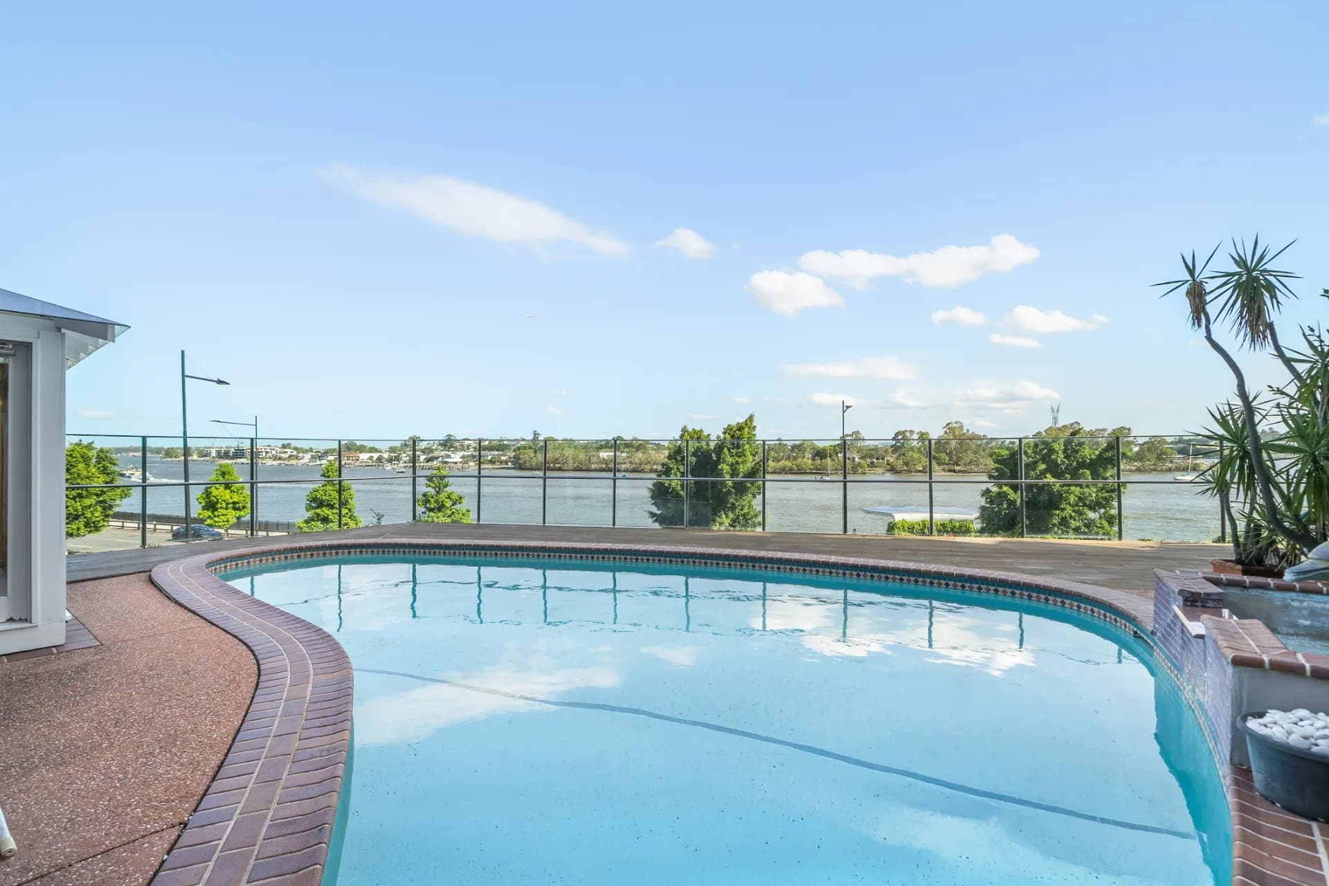 15 Hillside Crescent, Hamilton - Thumbnail 8