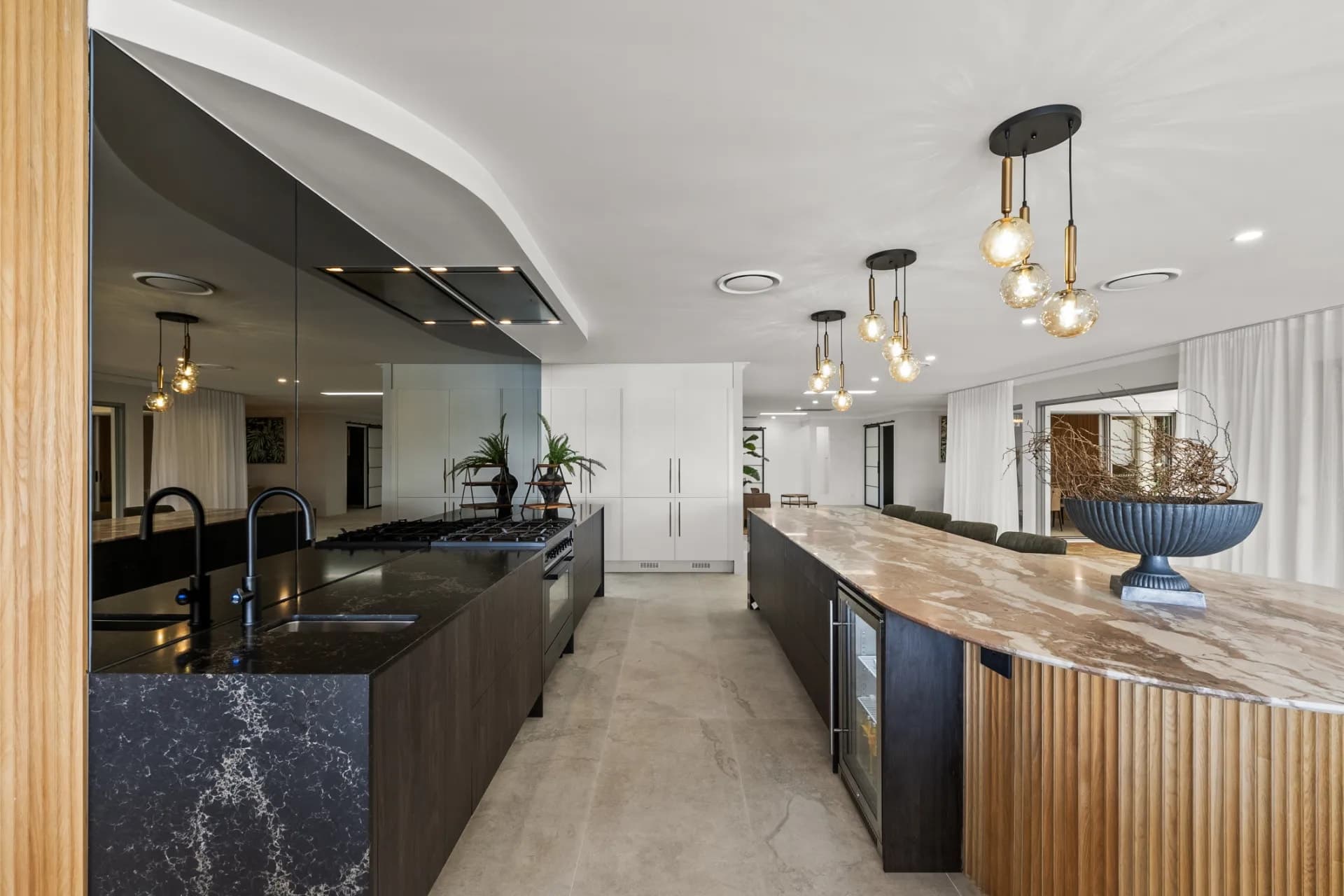 46 Lae Drive, Runaway Bay - Thumbnail 8