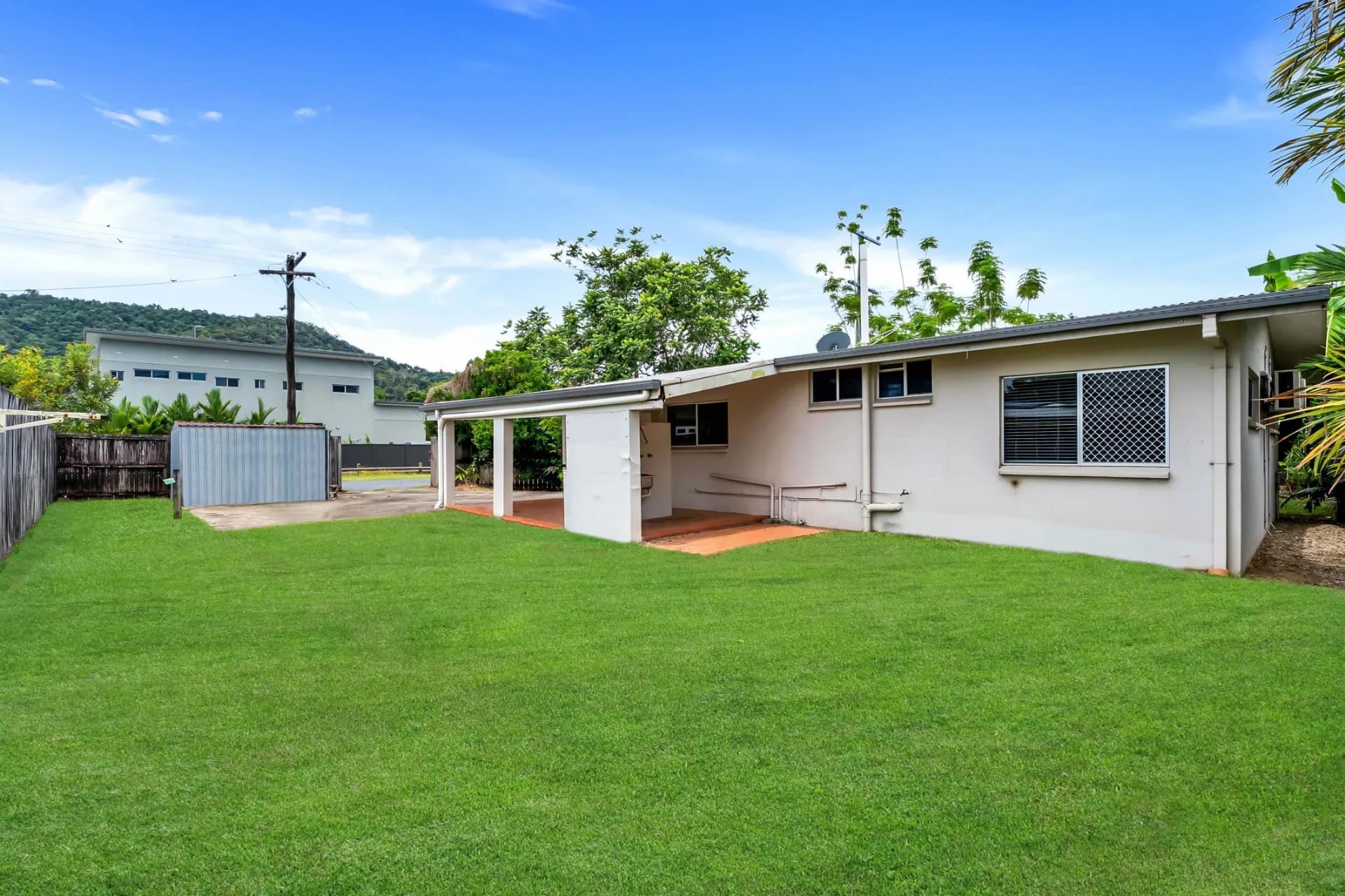 1 Jaye Street, Edge Hill - Thumbnail 2