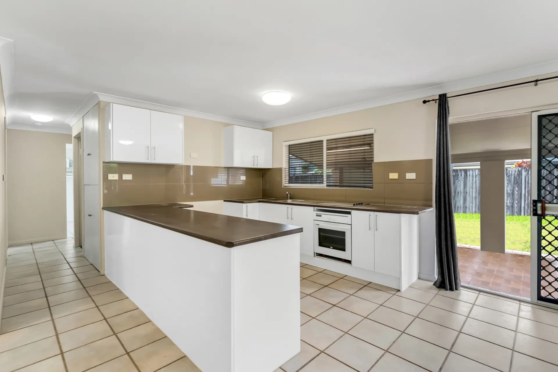 1 Jaye Street, Edge Hill - Thumbnail 4