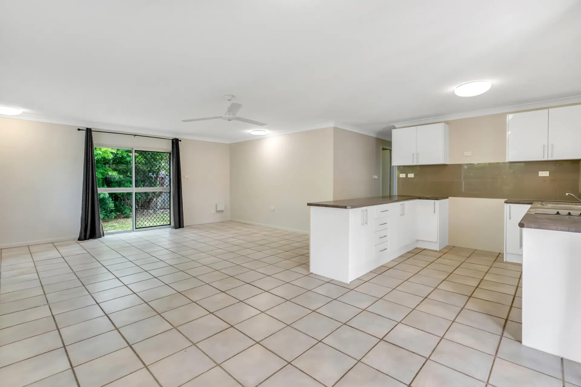 1 Jaye Street, Edge Hill - Thumbnail 5
