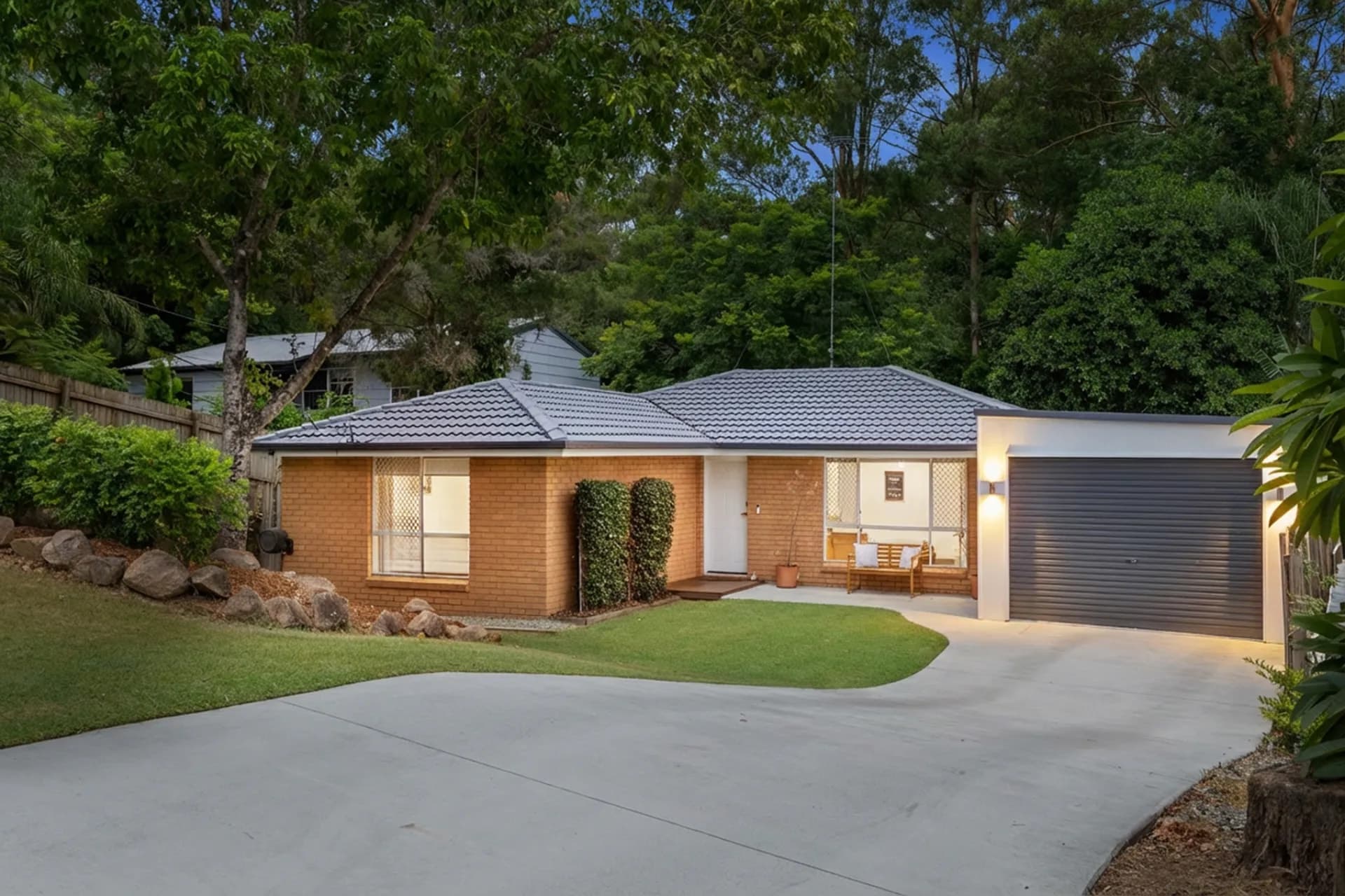 23 Sherwood Crescent, Daisy Hill - Image 1