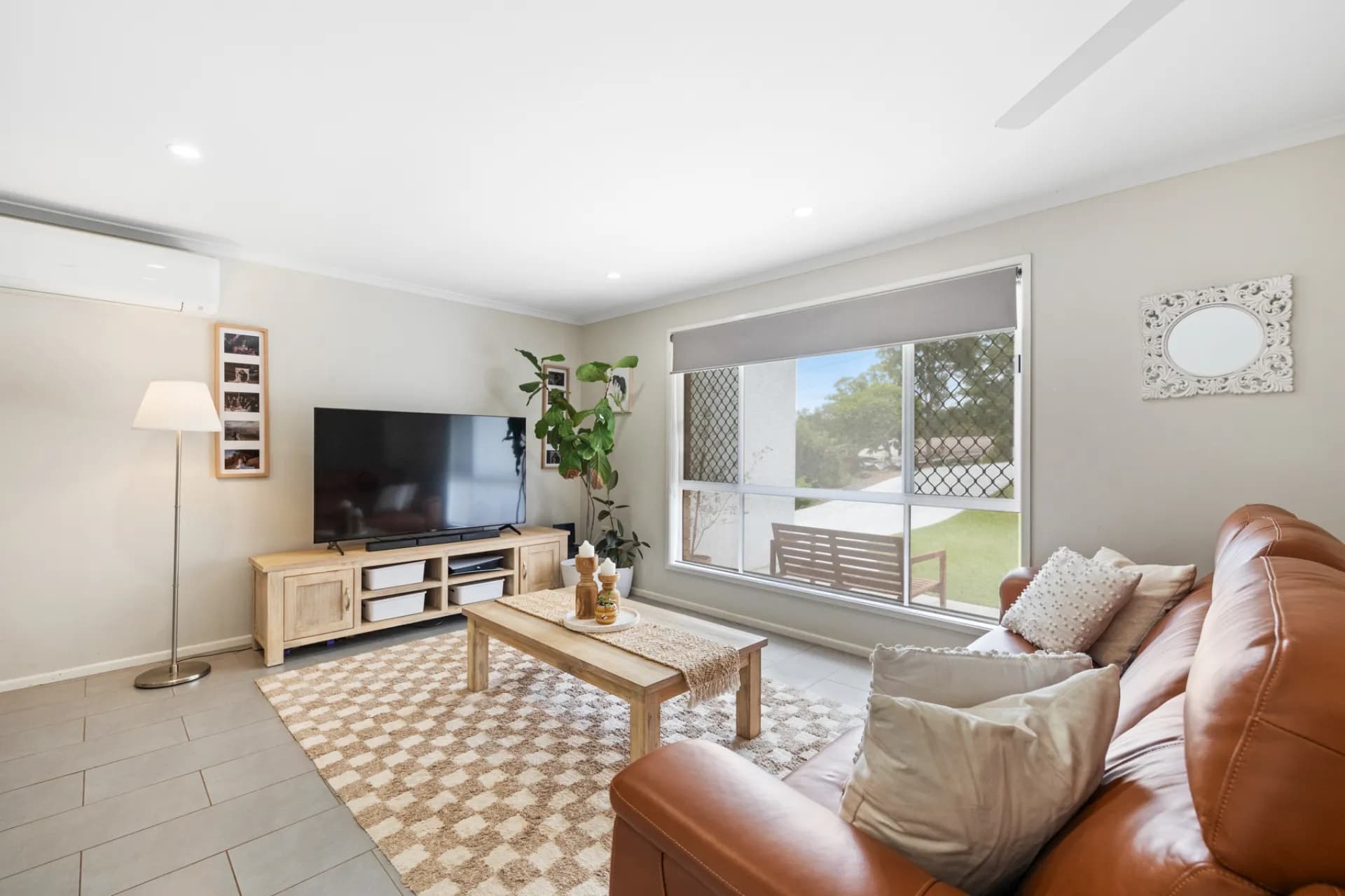23 Sherwood Crescent, Daisy Hill - Thumbnail 3