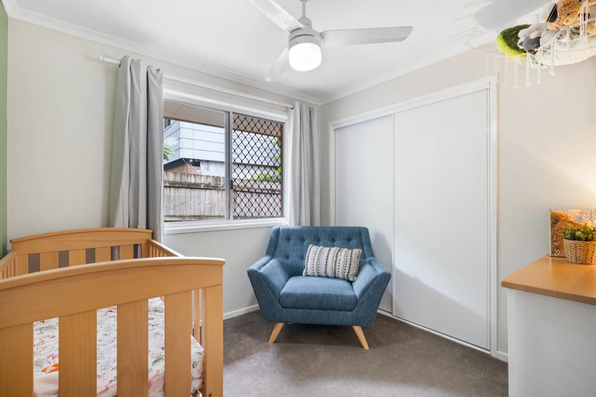23 Sherwood Crescent, Daisy Hill - Thumbnail 8