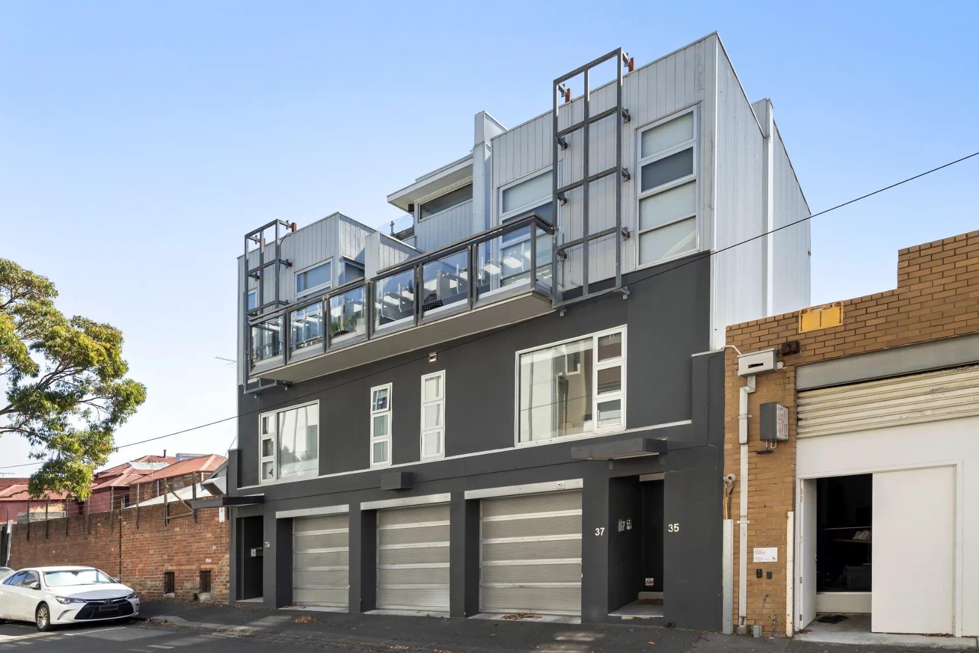 37 Little Dryburgh  Street South, North Melbourne - Thumbnail 2