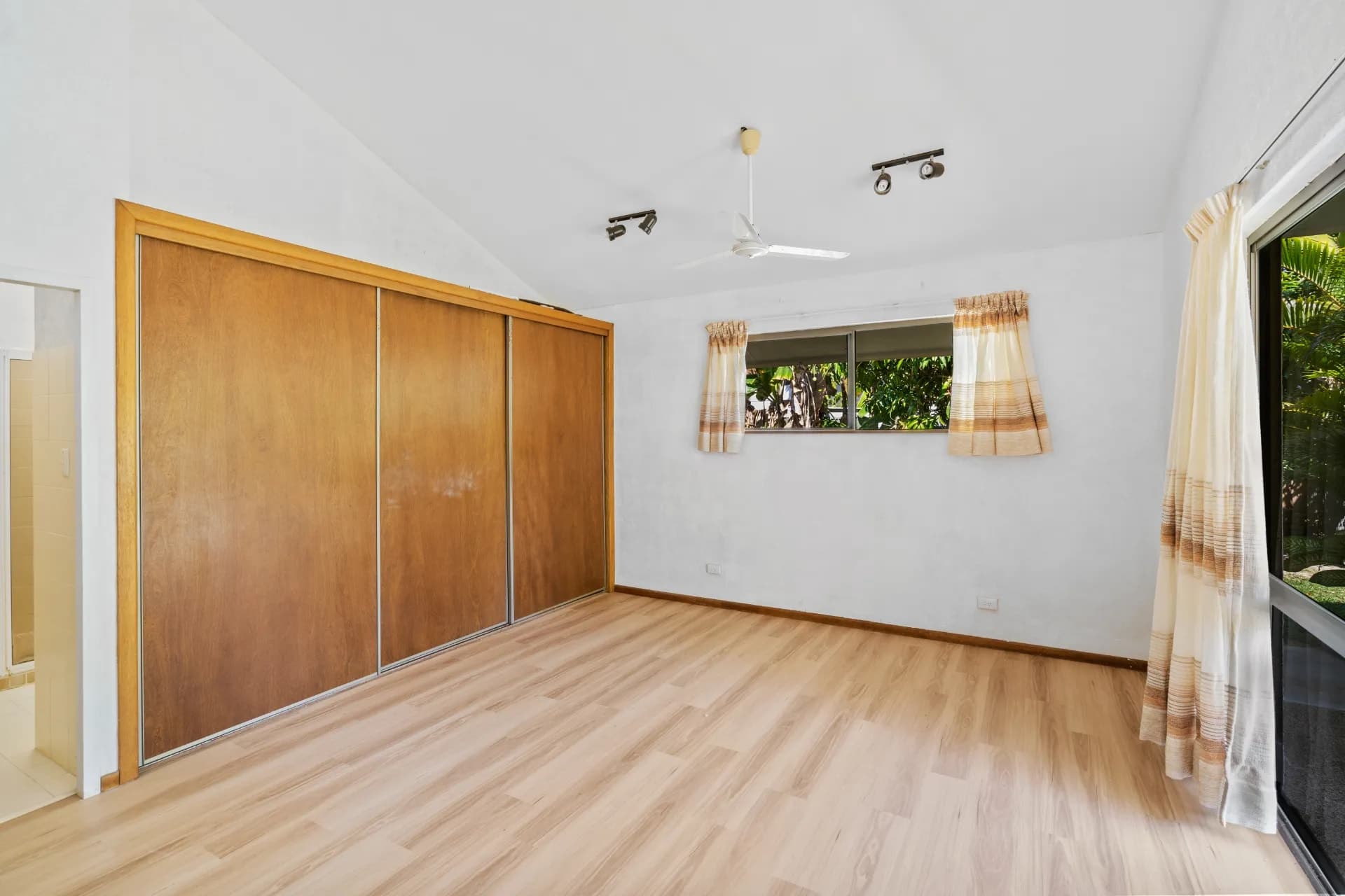 54 Satellite Street, Clifton Beach - Thumbnail 7