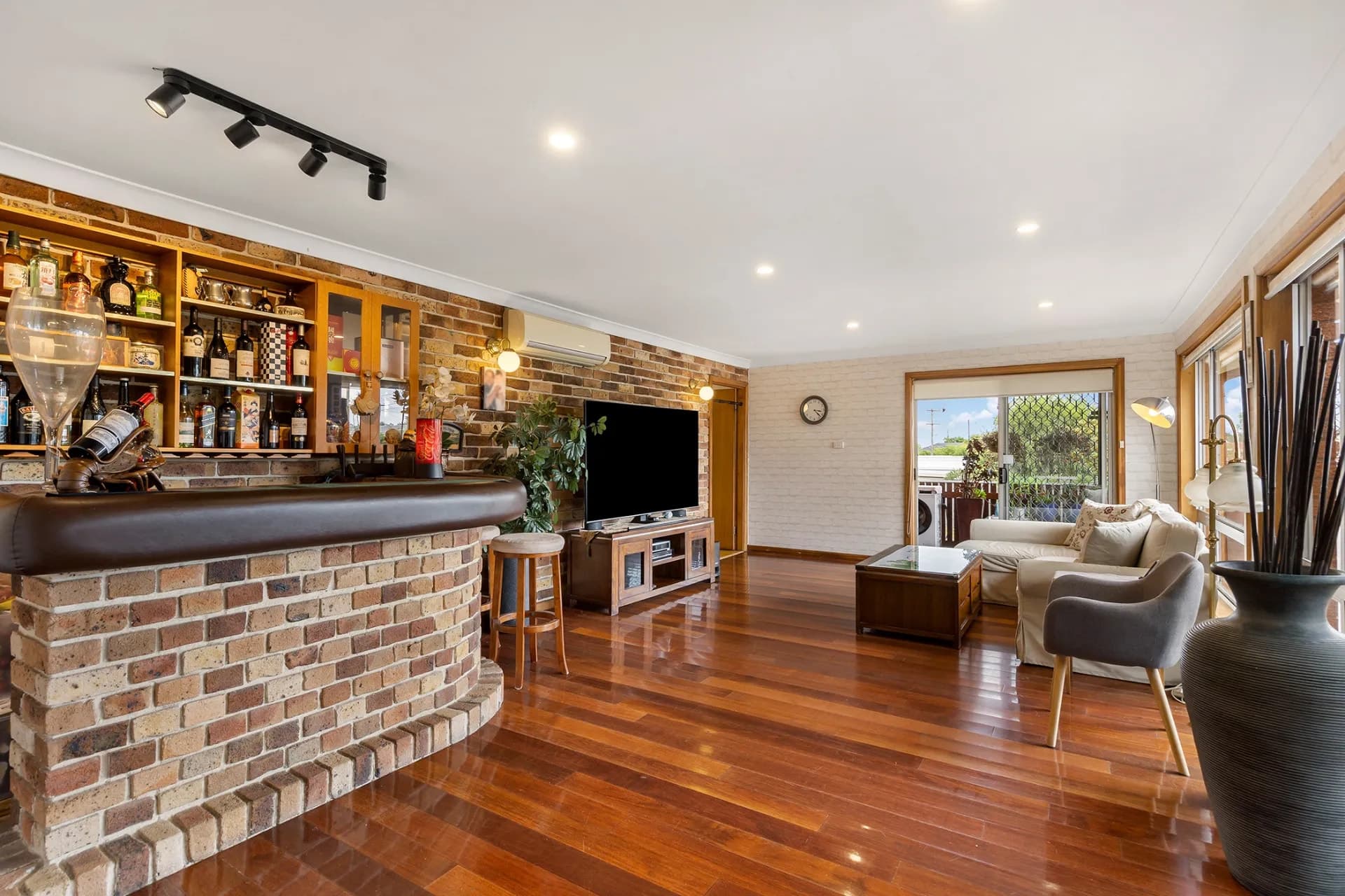 3 Caithness Crescent, Winston Hills - Thumbnail 3