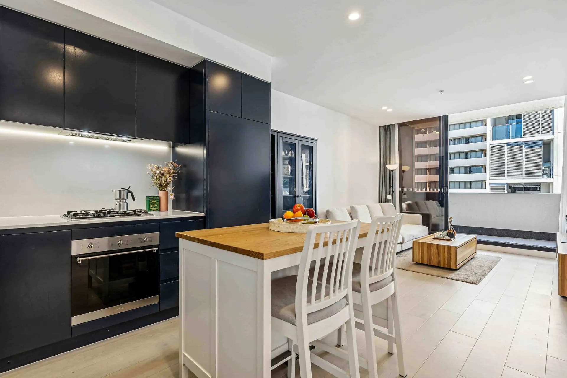 813/15 Jack Brabham Drive, Hurstville - Thumbnail 2