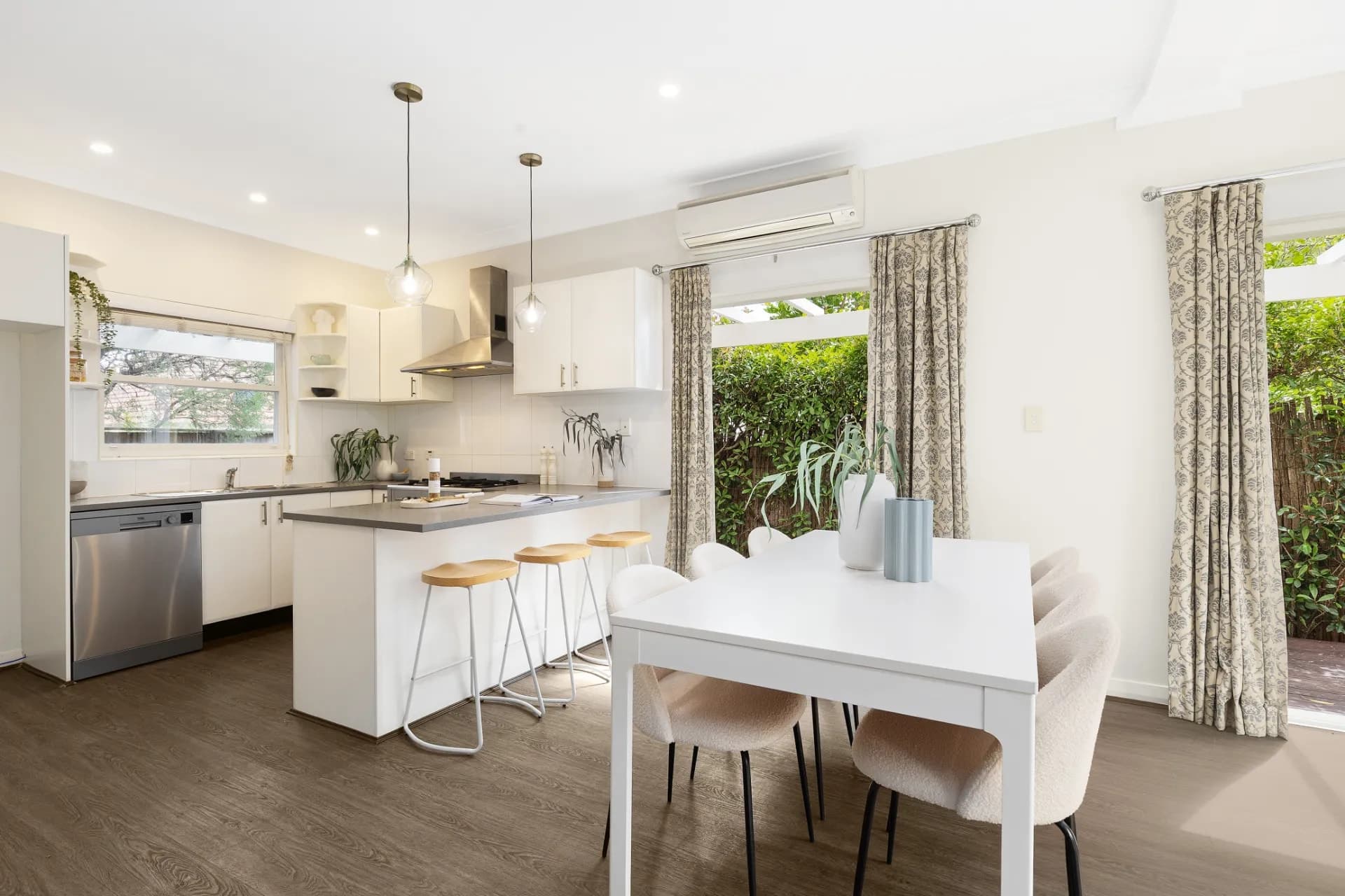 2/47 Batemans Road, Gladesville - Thumbnail 3