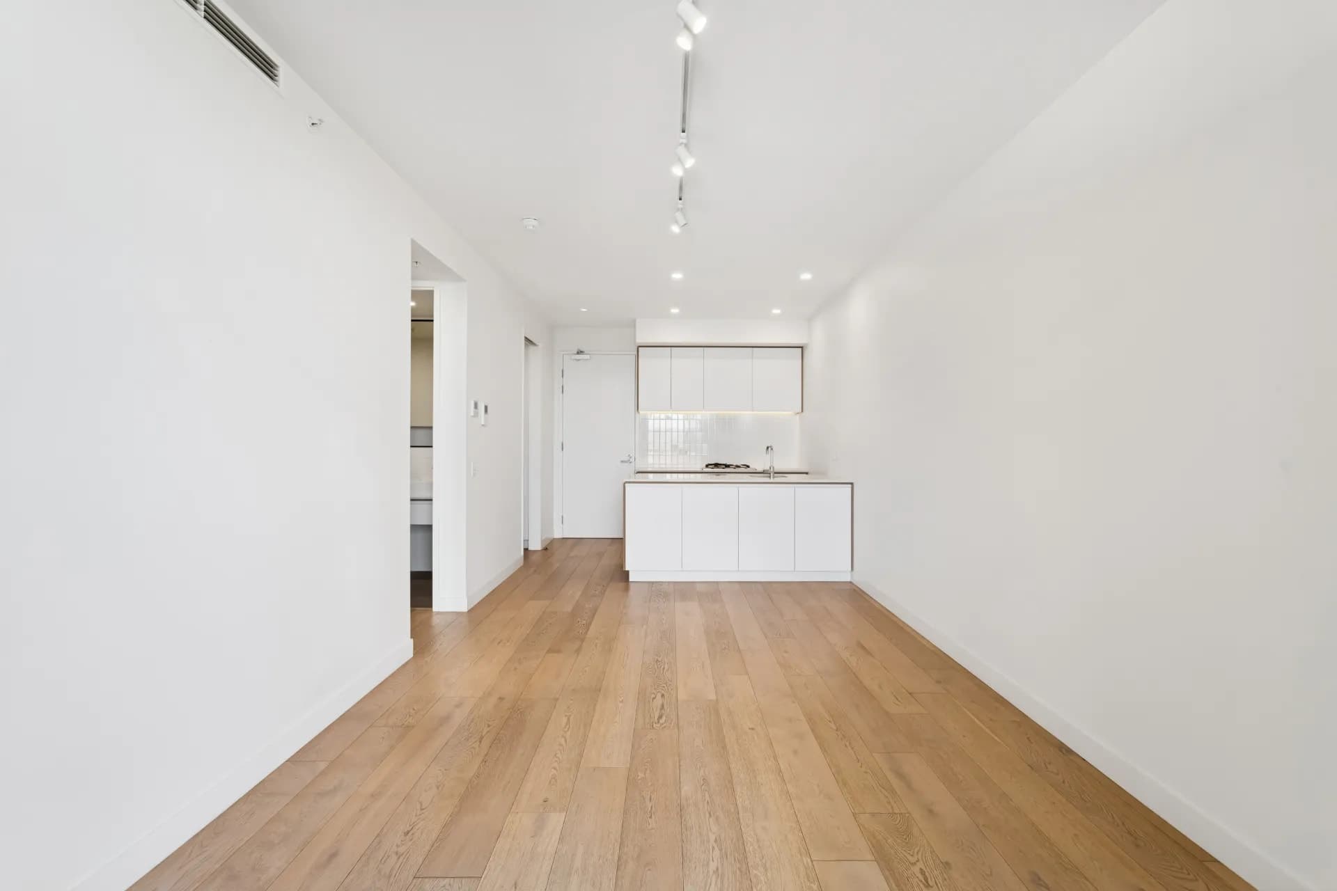 607/29 Angas Street, Adelaide - Thumbnail 2
