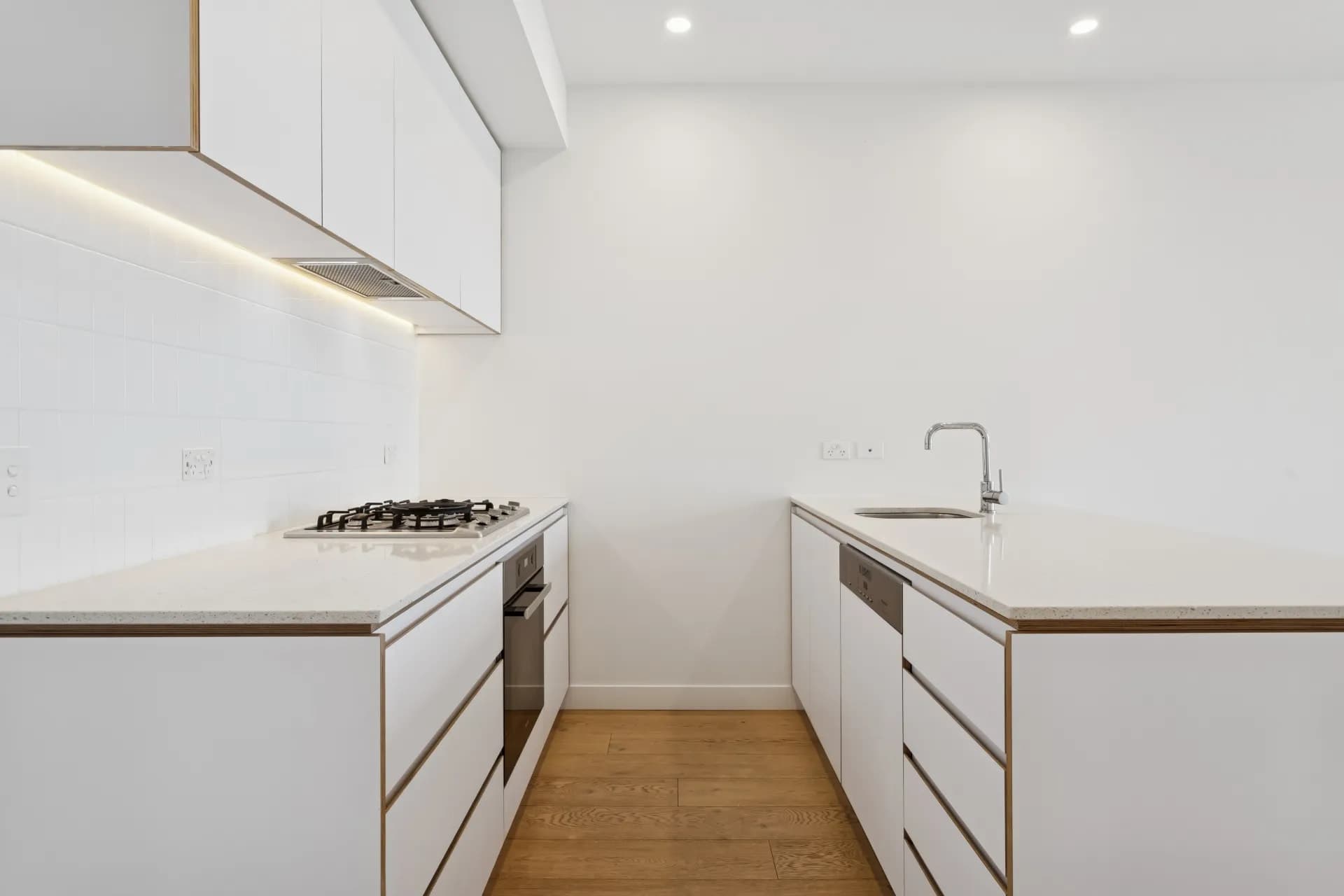 607/29 Angas Street, Adelaide - Thumbnail 4