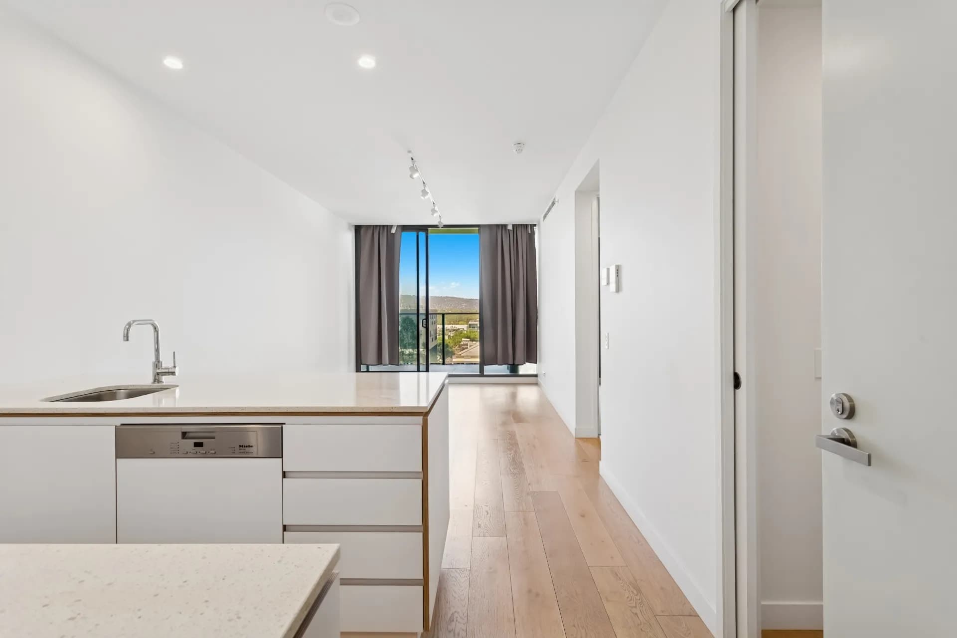 607/29 Angas Street, Adelaide - Thumbnail 5