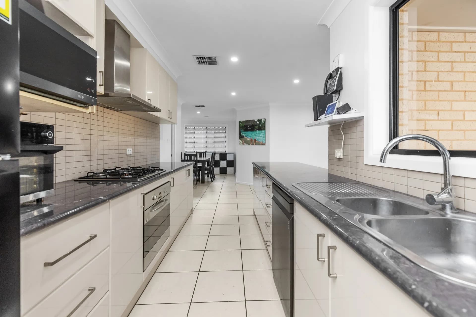 18 Birri Place, Glenfield Park - Thumbnail 6