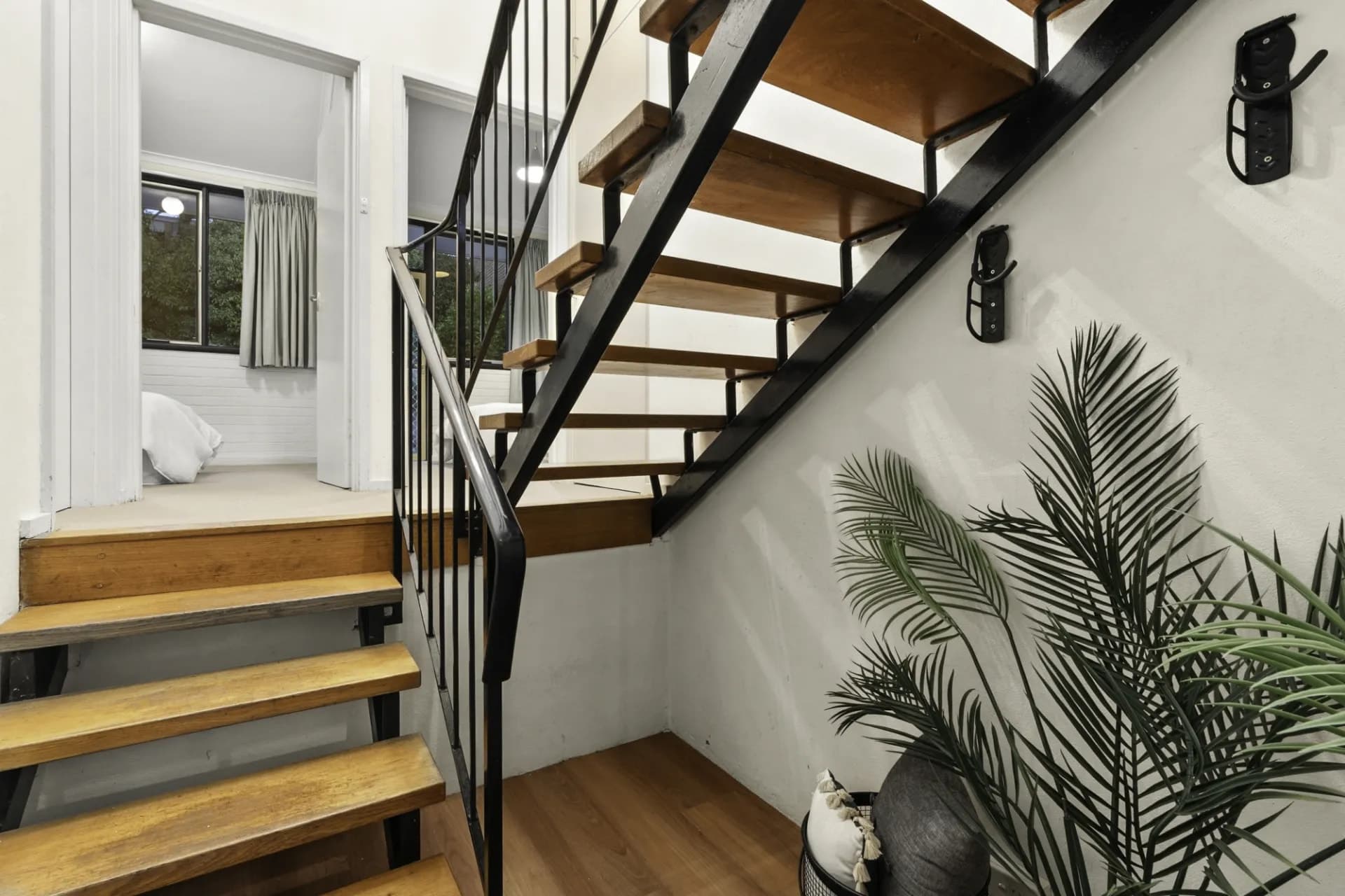 6/2 Edmondson Street, Campbell - Thumbnail 2